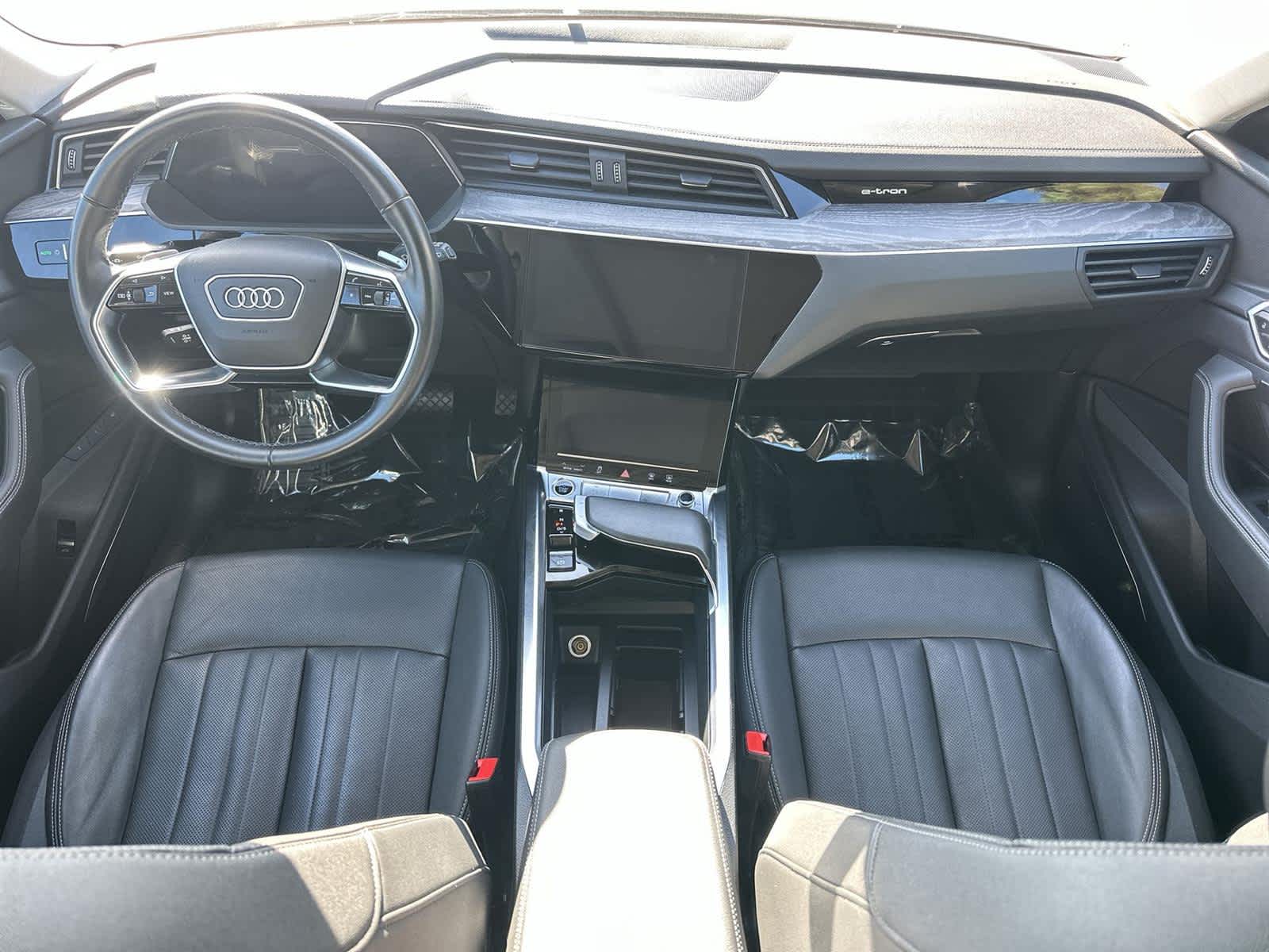 Thumbnail: 2022 Audi e-tron - 10