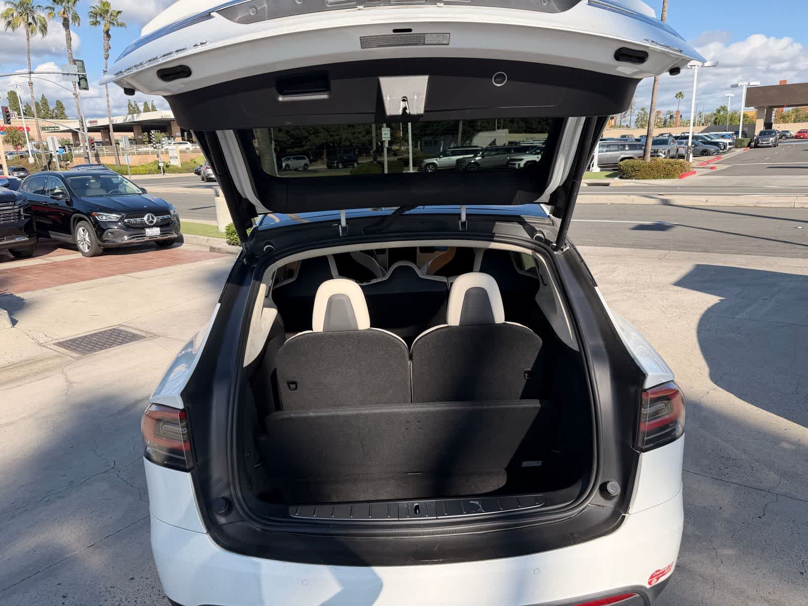 Thumbnail: 2018 Tesla Model X - 20