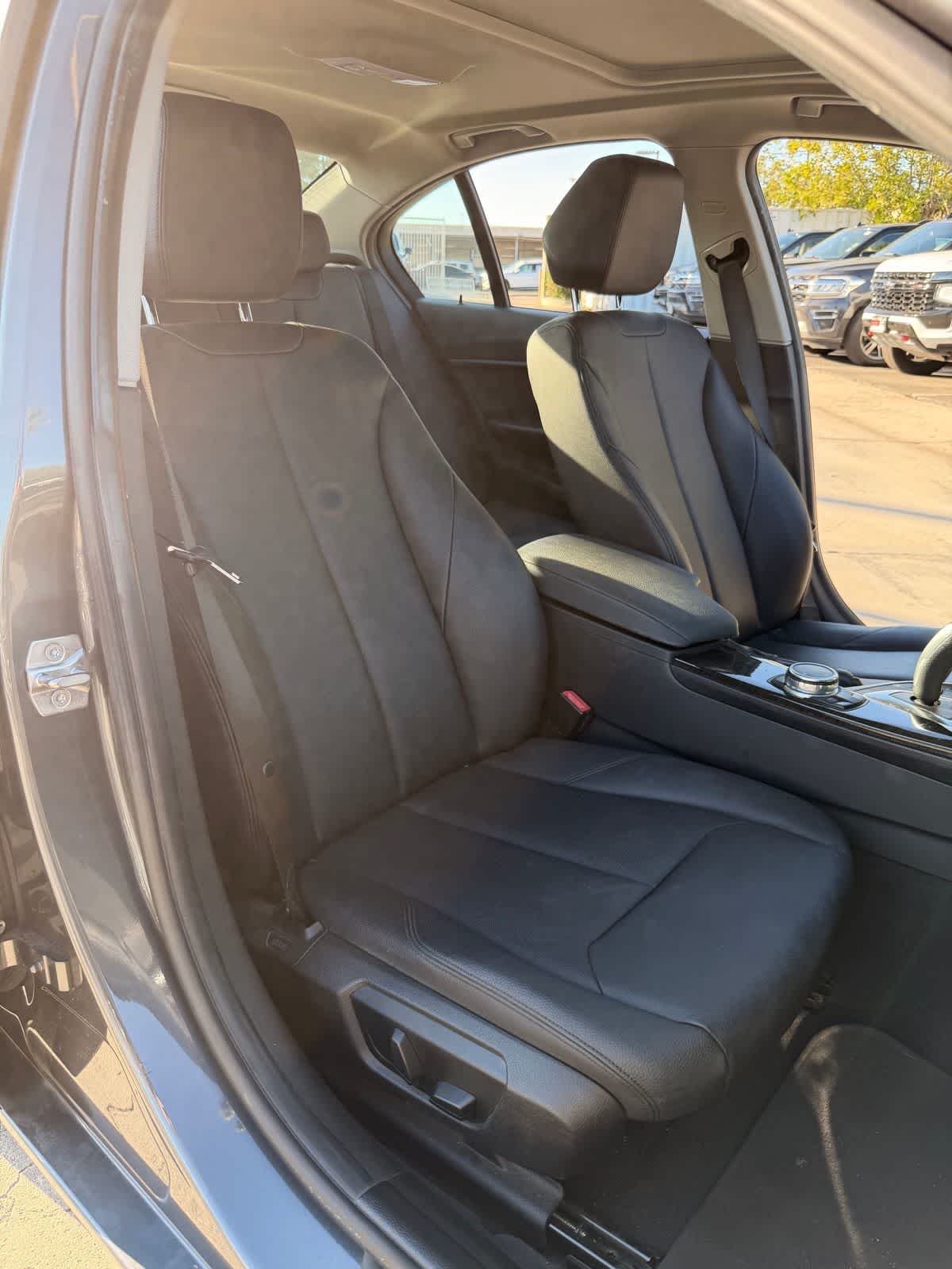 Thumbnail: 2015 BMW 3 Series - 12