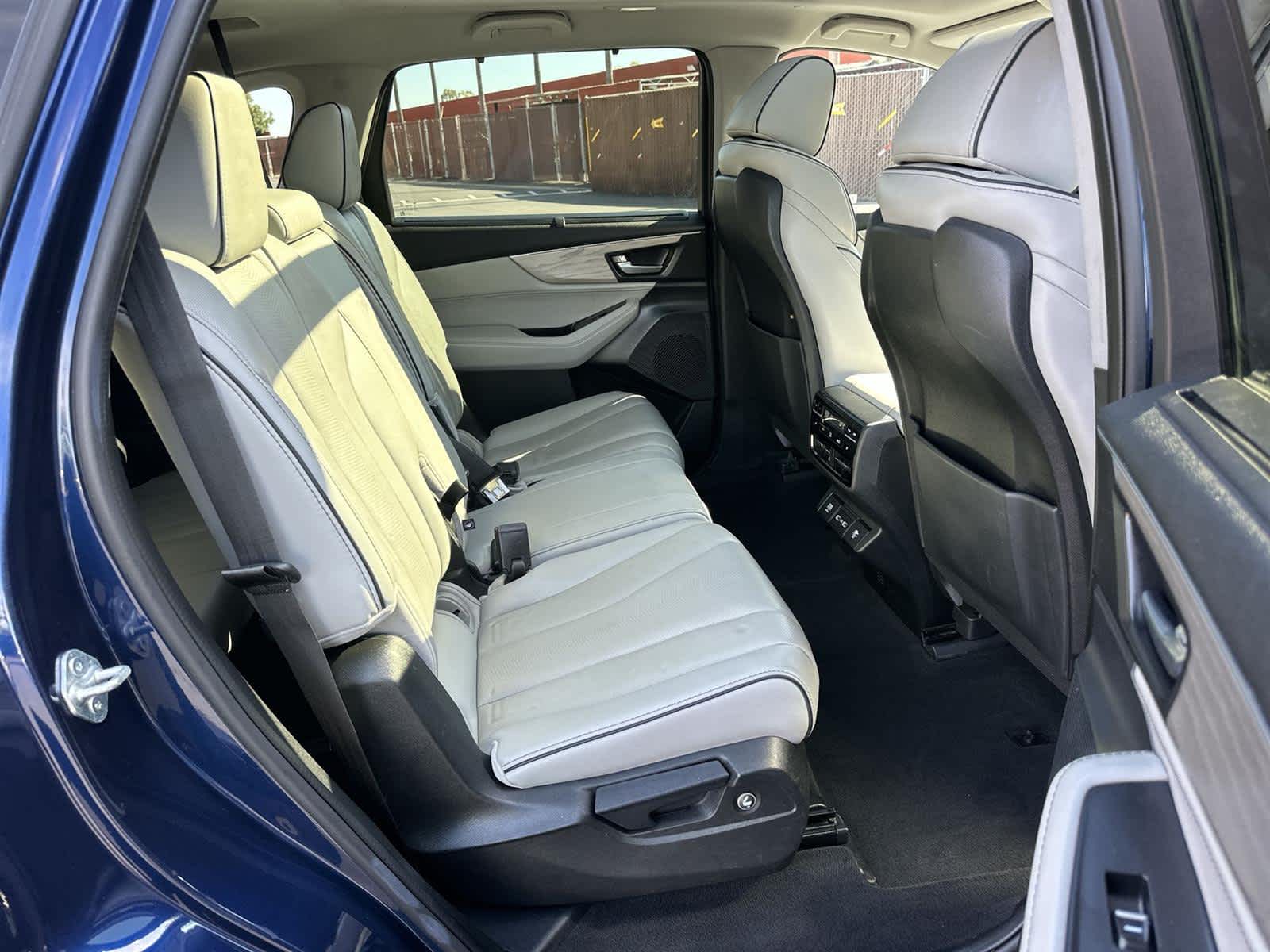 Thumbnail: 2022 Acura MDX - 13