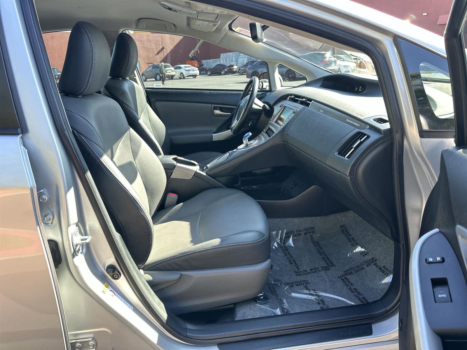 Thumbnail: 2015 Toyota Prius - 14