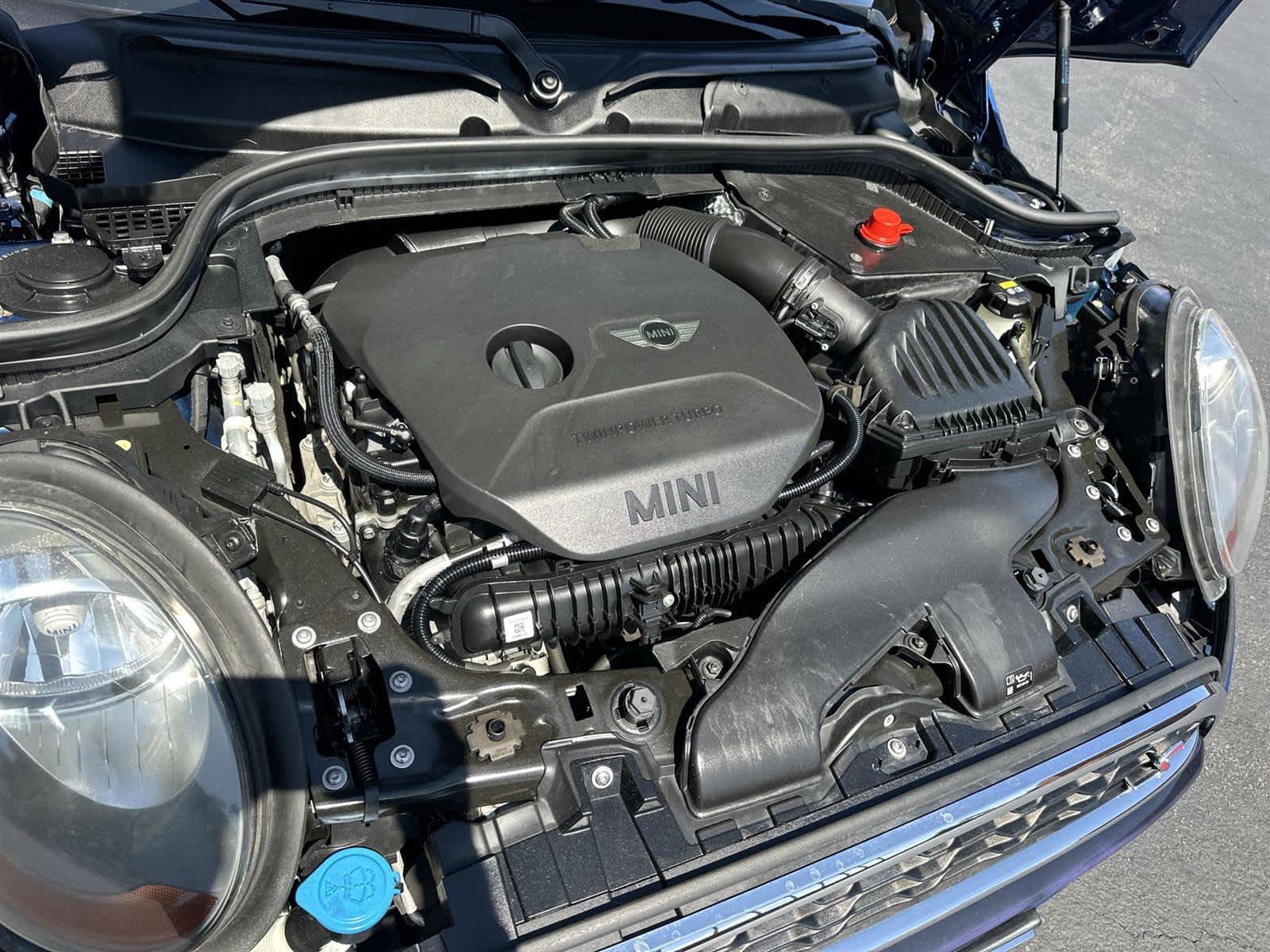 Thumbnail: 2017 MINI Cooper Hardtop - 9