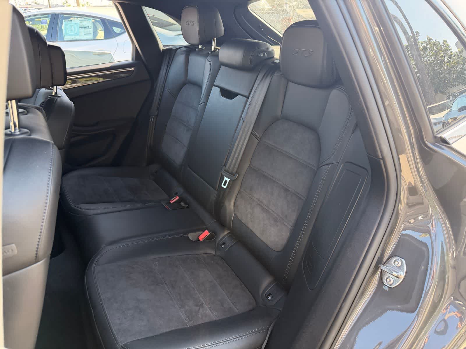 Thumbnail: 2018 Porsche Macan - 10