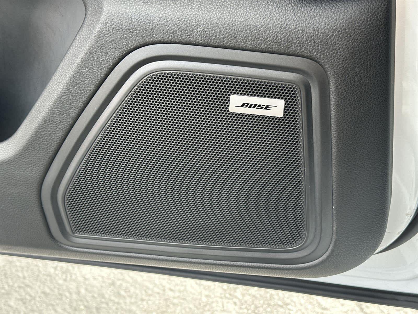 Thumbnail: 2023 Porsche Macan - 30