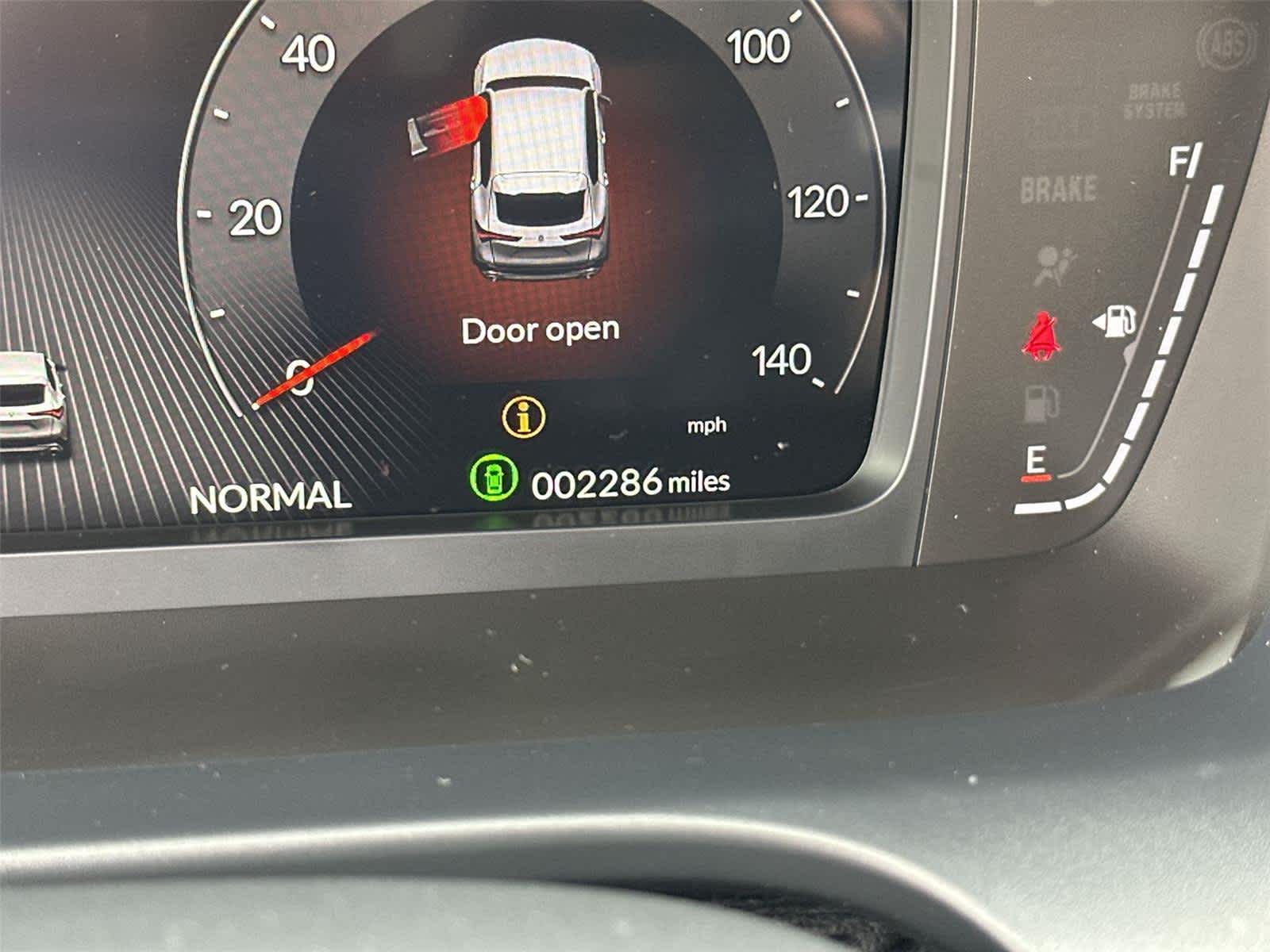 Thumbnail: 2025 Acura ADX - 18