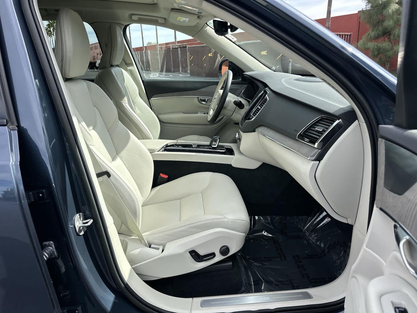 Thumbnail: 2023 Volvo XC90 - 14