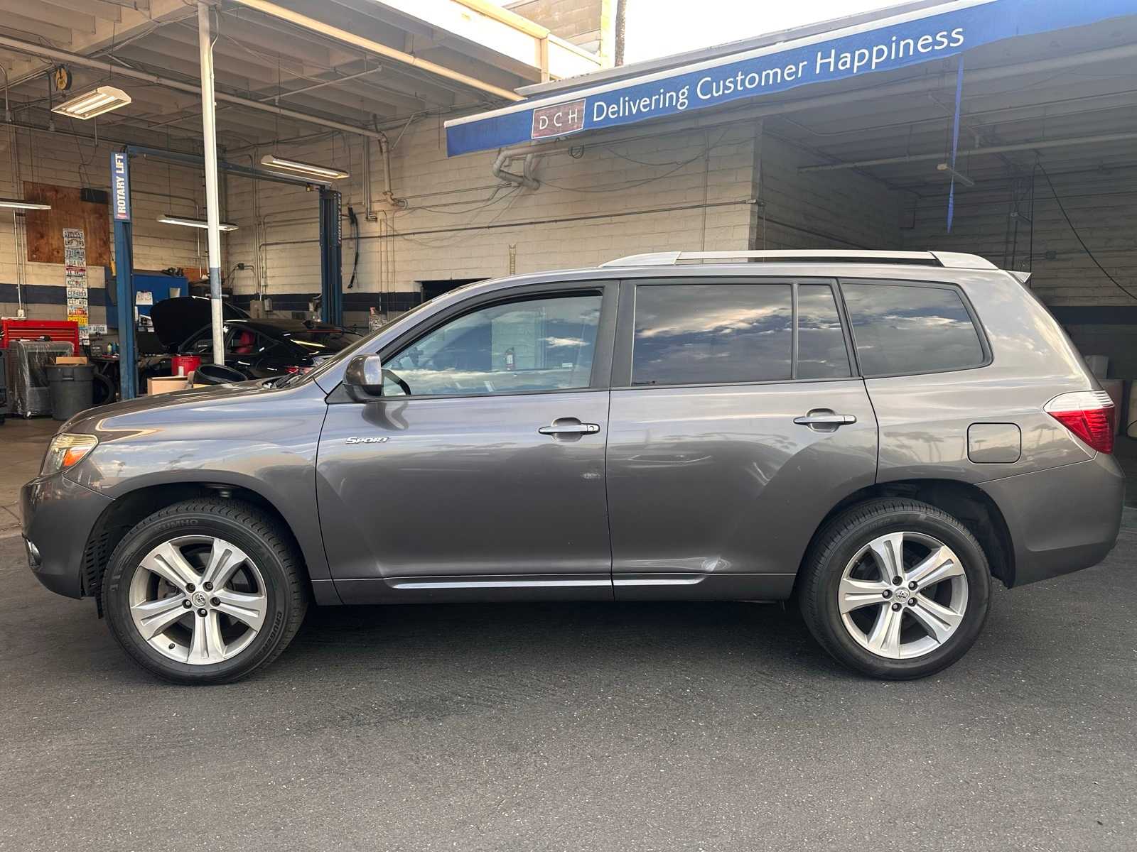 Thumbnail: 2008 Toyota Highlander - 2