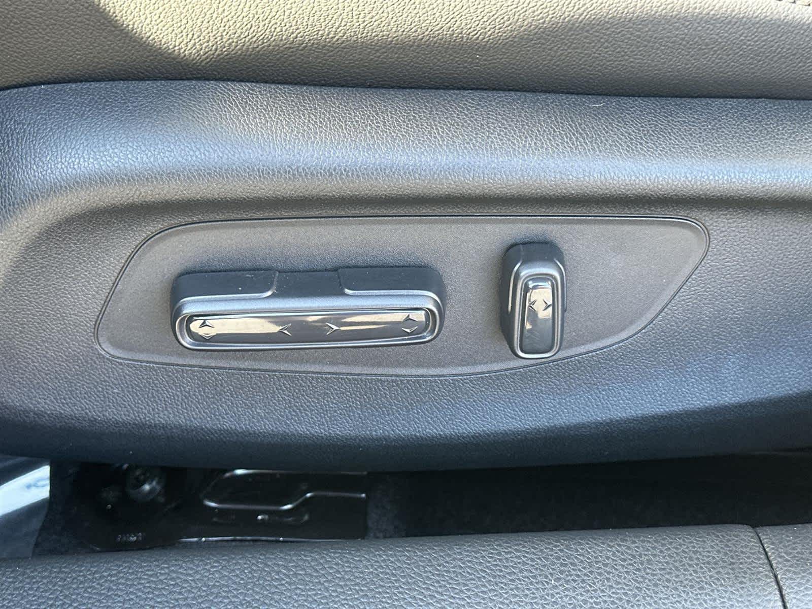 Thumbnail: 2025 Acura Integra - 22