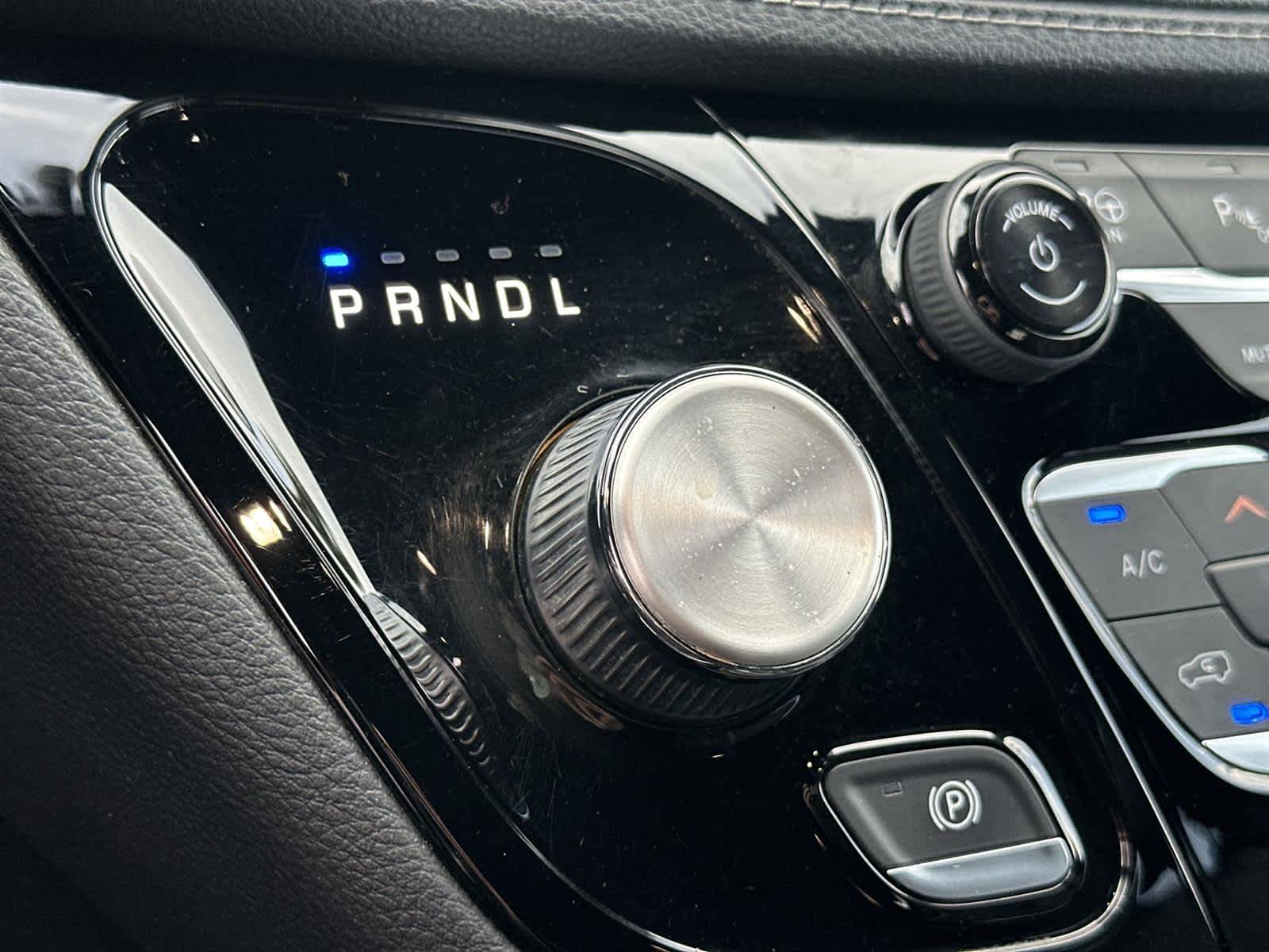 Thumbnail: 2020 Chrysler Pacifica - 18