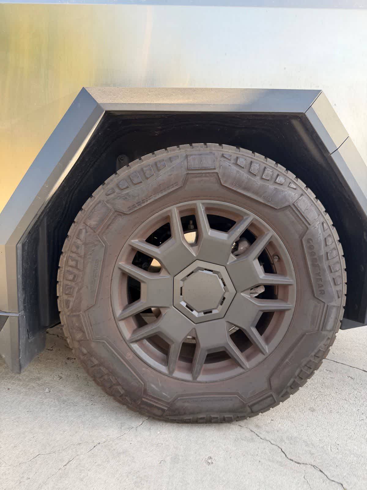 Thumbnail: 2024 Tesla Cybertruck - 18