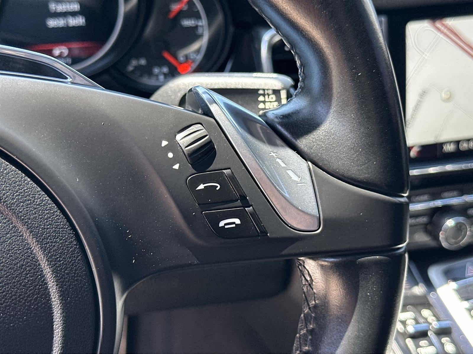 Thumbnail: 2014 Porsche Panamera - 25