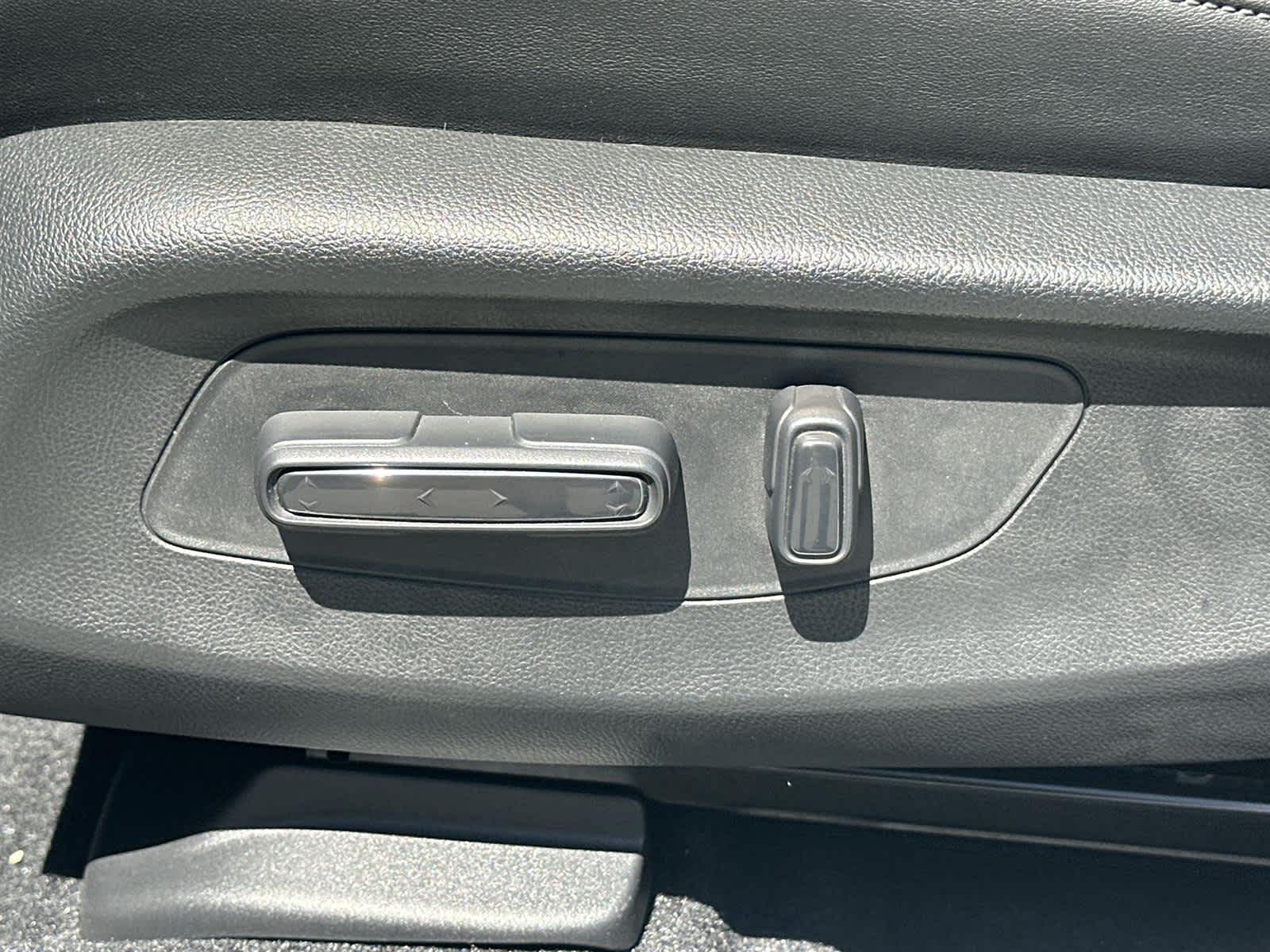 Thumbnail: 2025 Acura ADX - 21