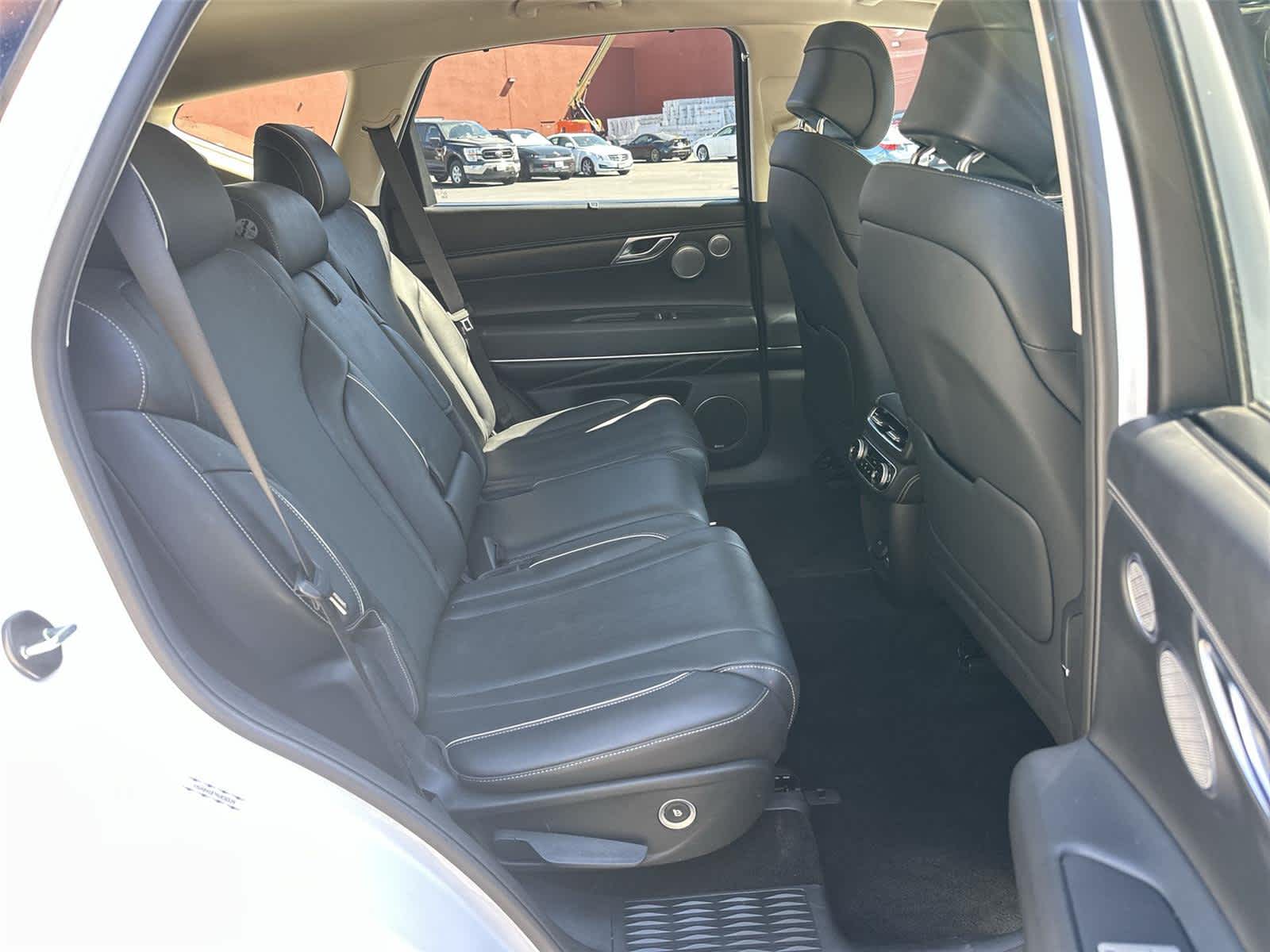 Thumbnail: 2021 Genesis GV80 - 13