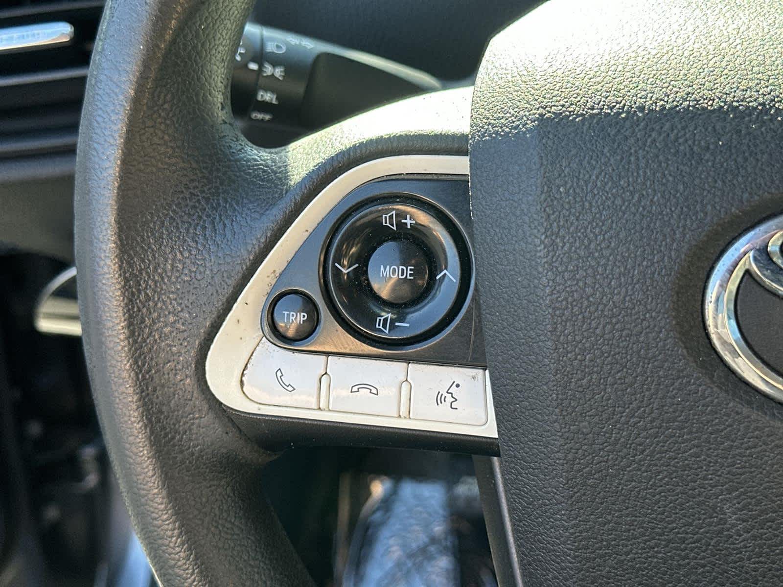 Thumbnail: 2016 Toyota Prius - 23