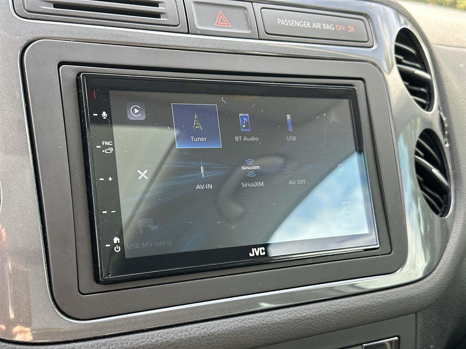 Thumbnail: 2017 Volkswagen Tiguan - 29