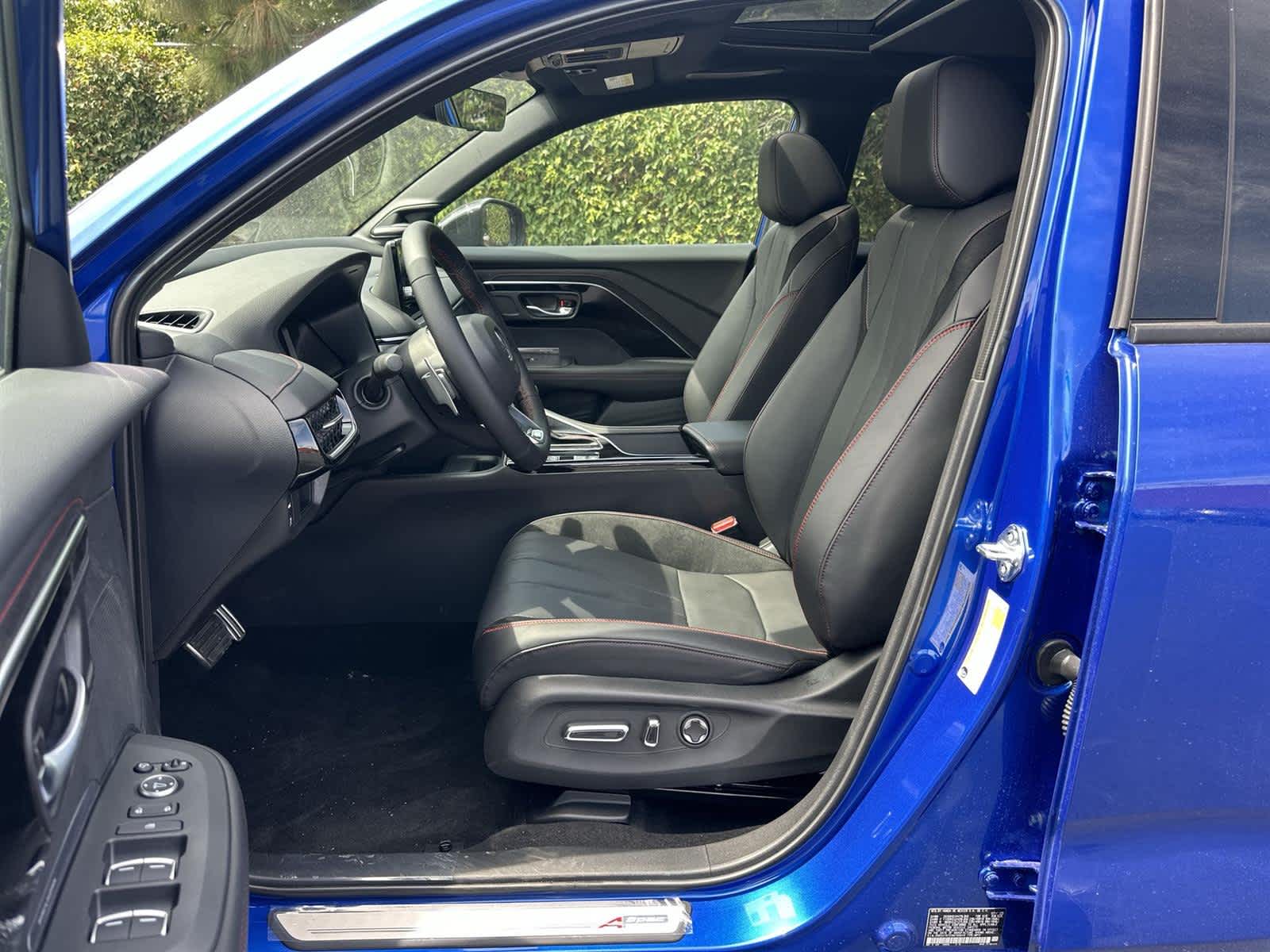 Thumbnail: 2025 Acura ADX - 11