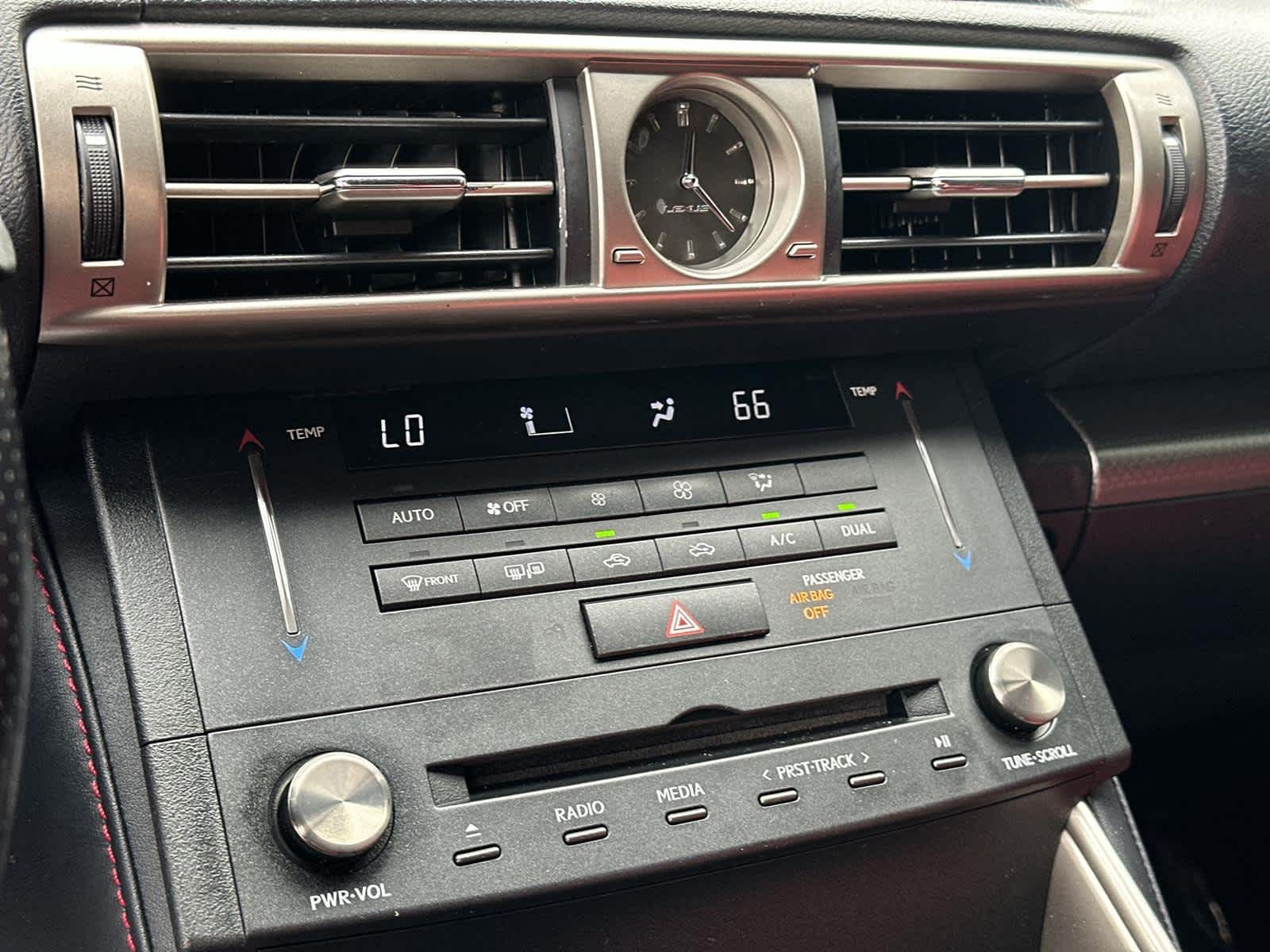 Thumbnail: 2016 Lexus IS - 27