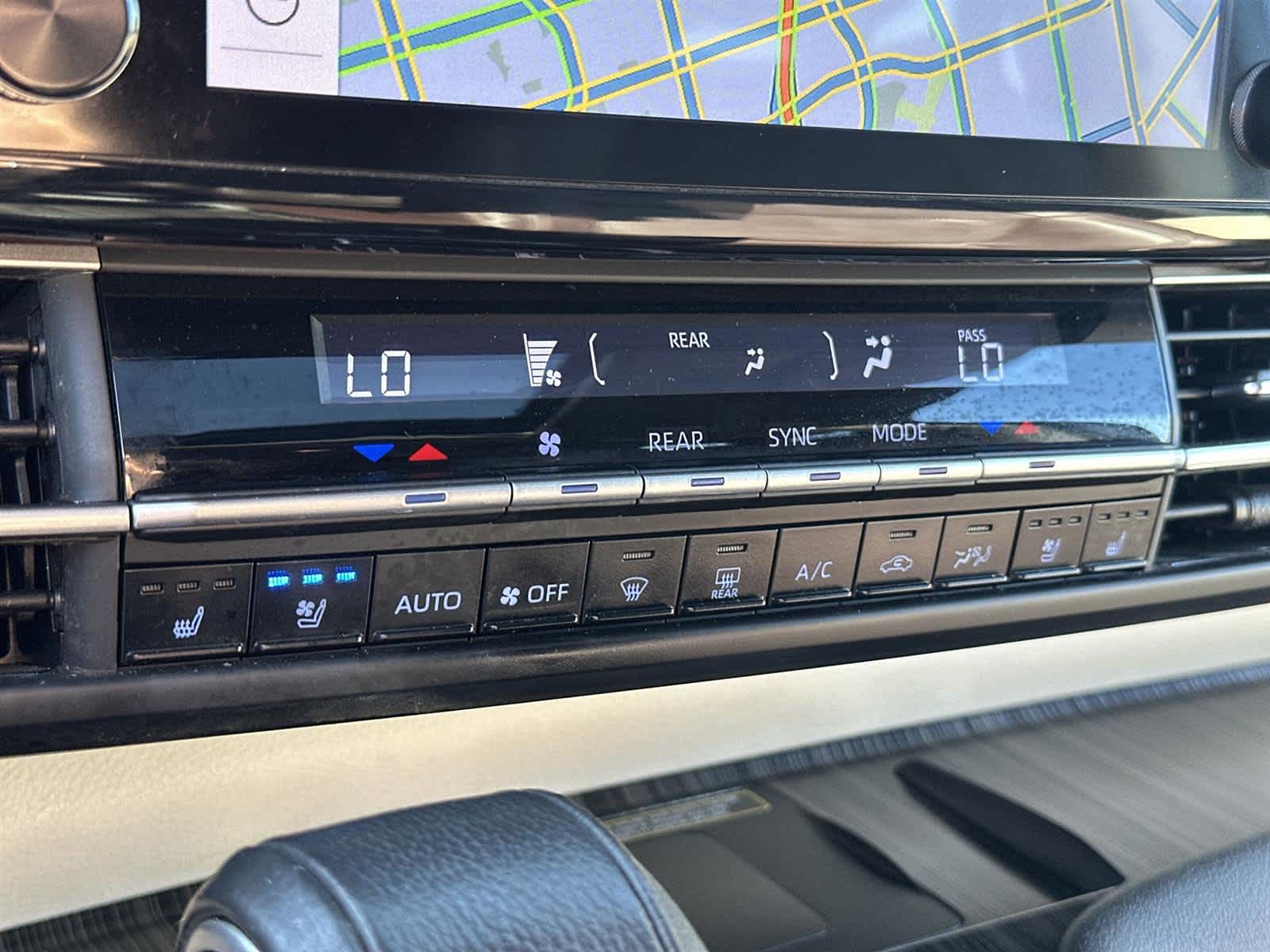 Thumbnail: 2023 Toyota Sienna - 28