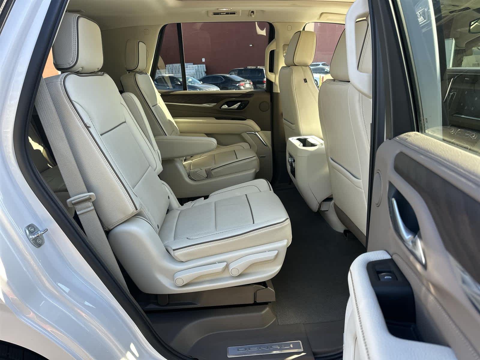 Thumbnail: 2022 GMC Yukon - 13