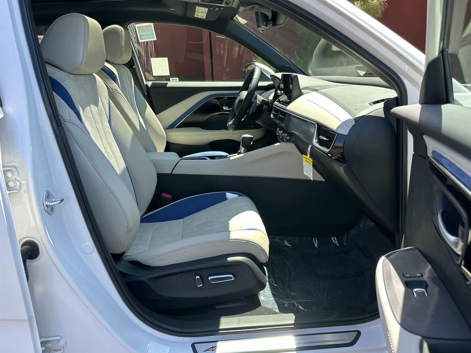 Thumbnail: 2025 Acura ADX - 14