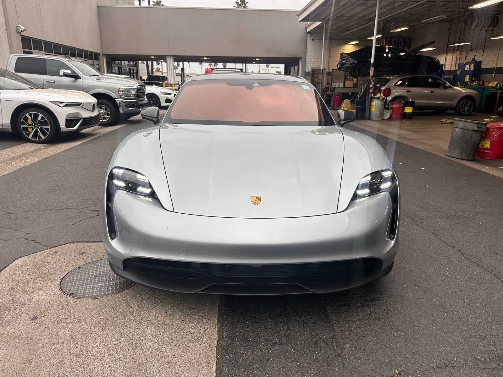Thumbnail: 2020 Porsche Taycan - 8