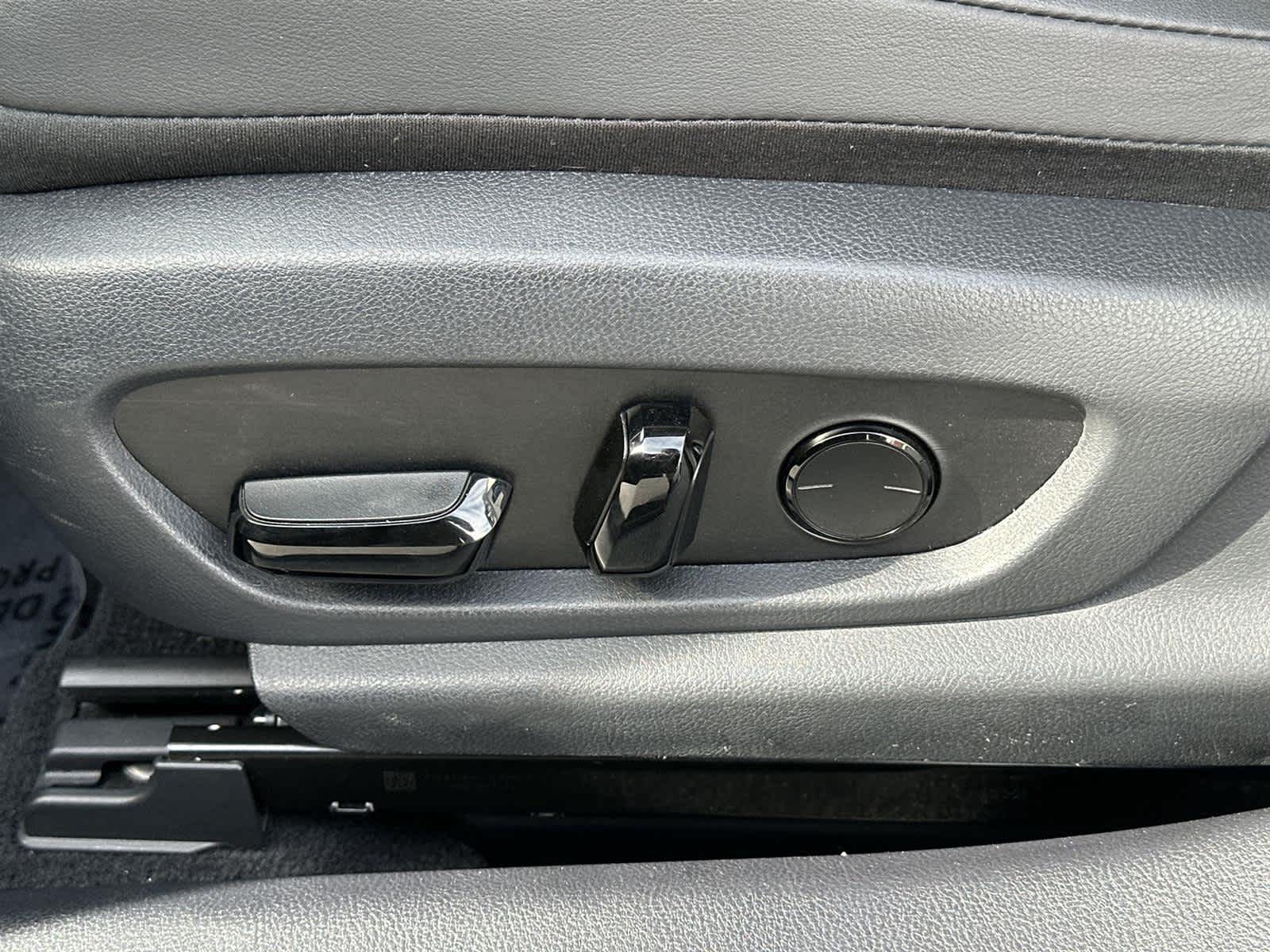 Thumbnail: 2024 Lexus ES - 23