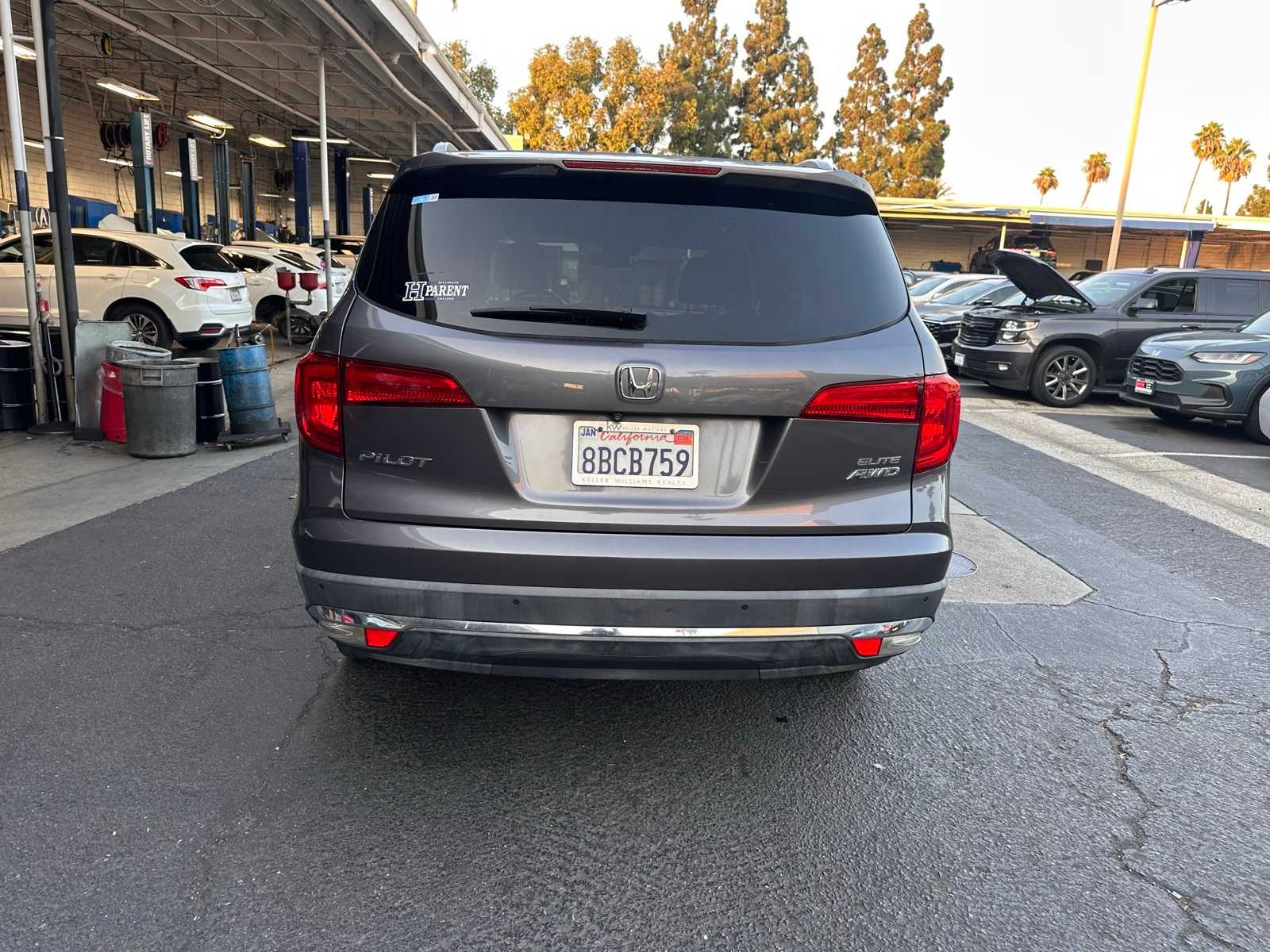 Thumbnail: 2017 Honda Pilot - 4