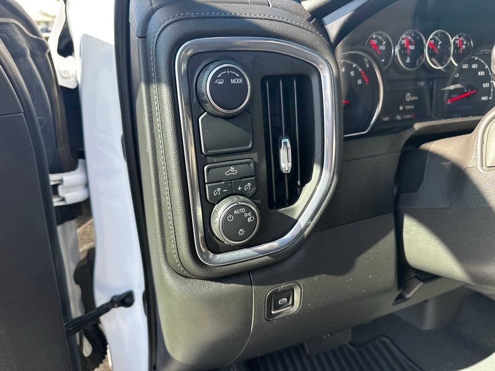 Thumbnail: 2021 Chevrolet Silverado 1500 - 12