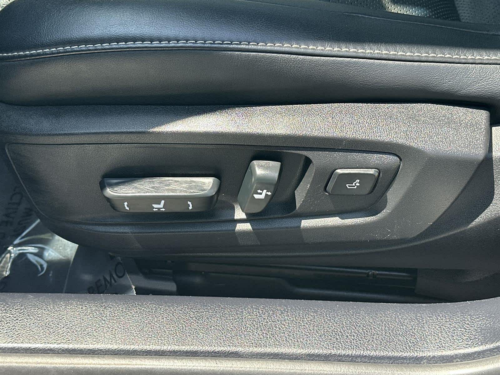Thumbnail: 2014 Lexus ES - 23