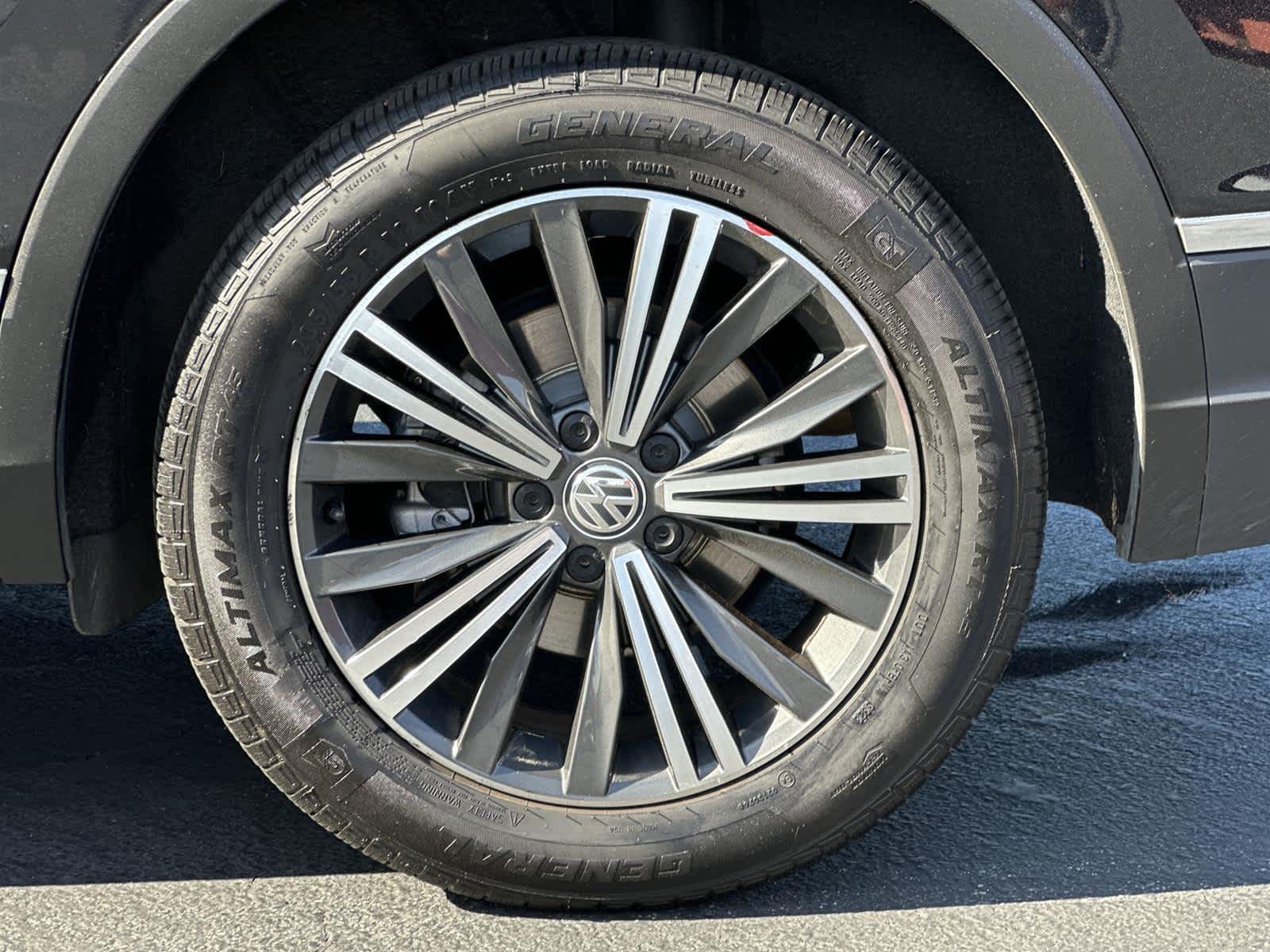 Thumbnail: 2019 Volkswagen Tiguan - 8