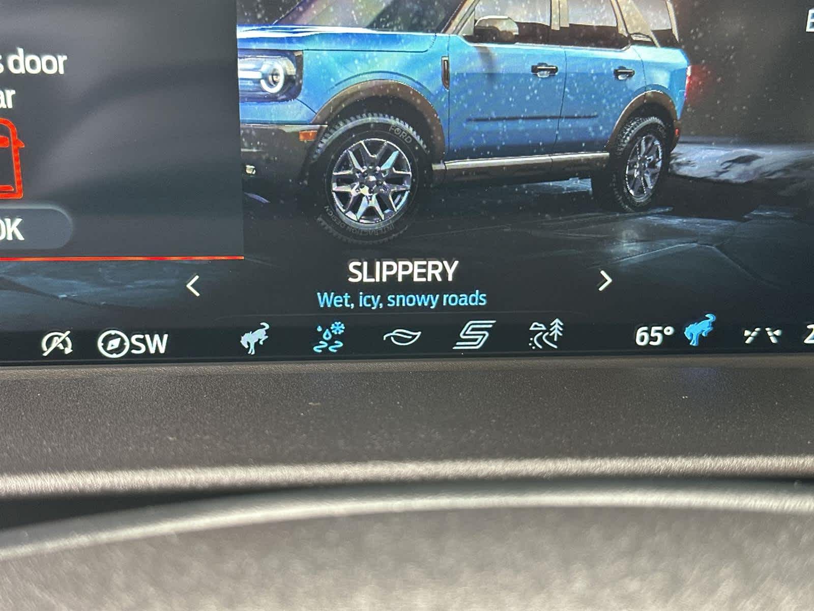 Thumbnail: 2025 Ford Bronco Sport - 31