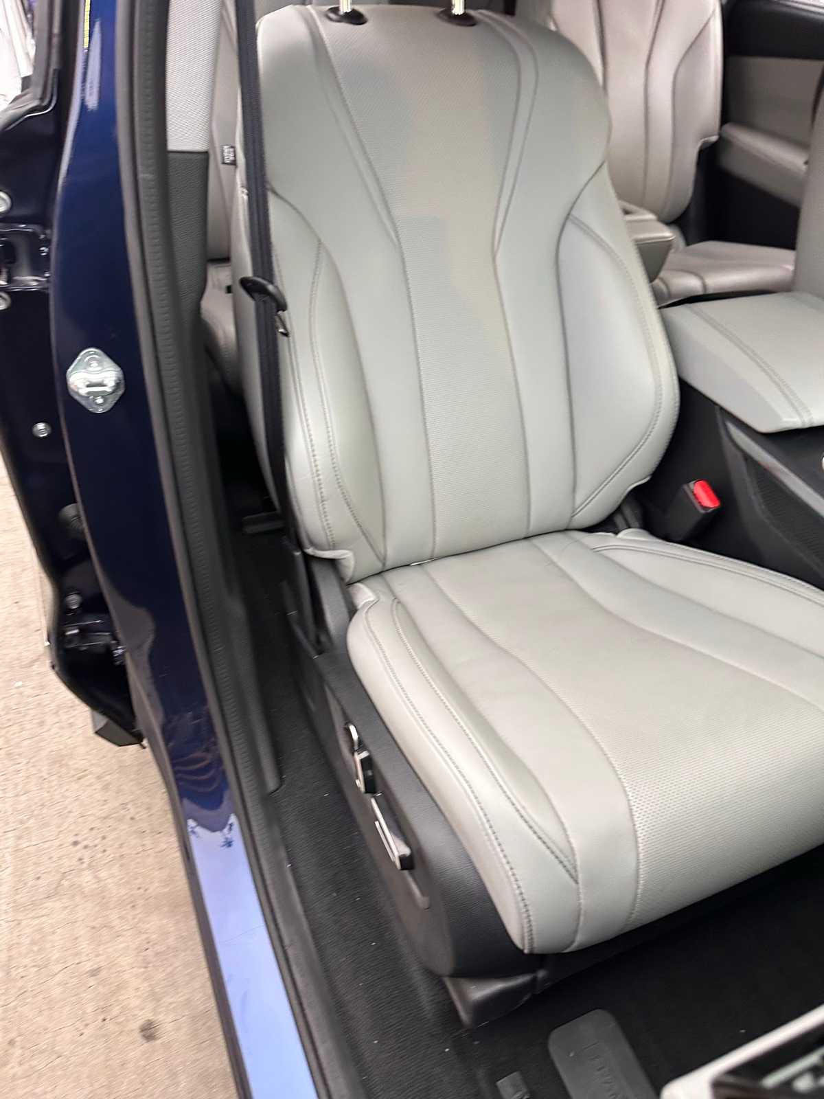 Thumbnail: 2023 Acura MDX - 15