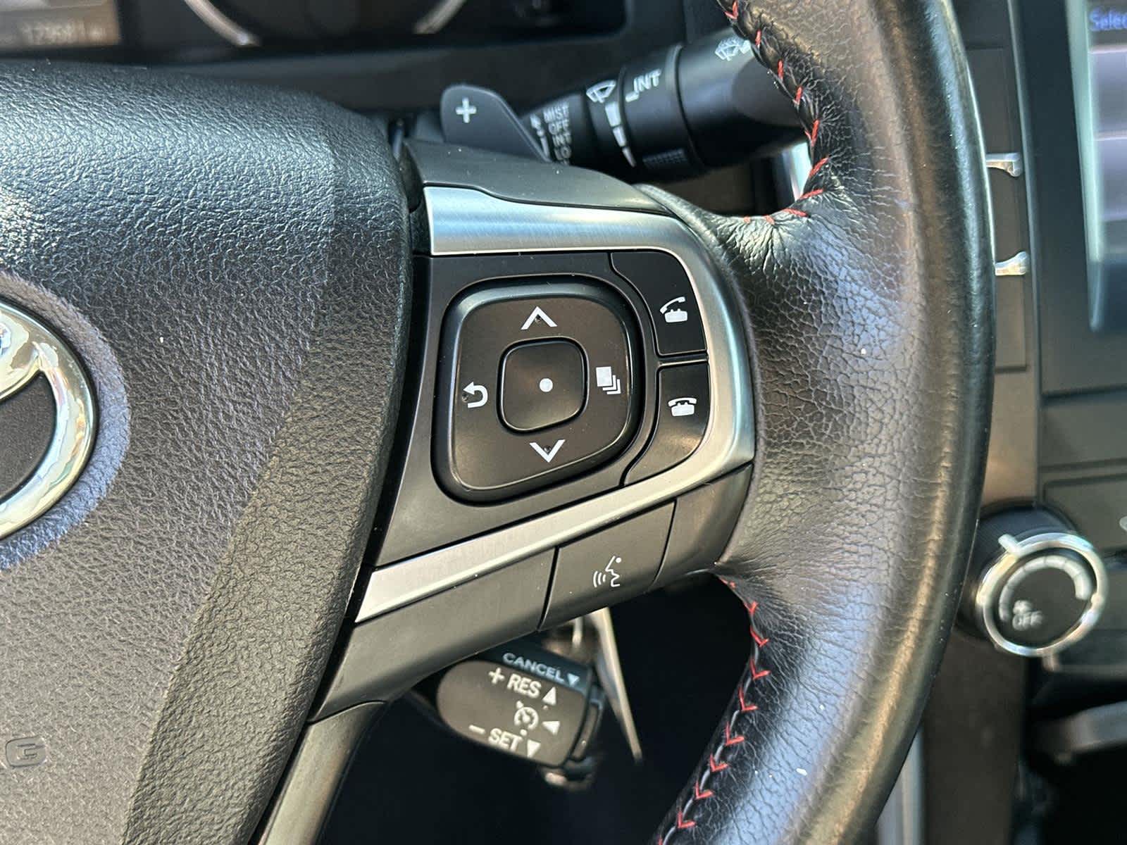 Thumbnail: 2015 Toyota Camry - 23