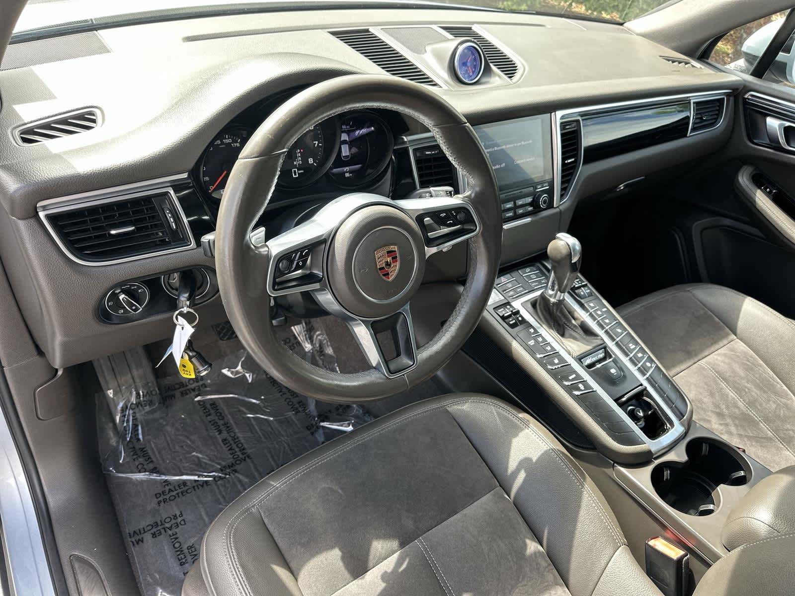 Thumbnail: 2018 Porsche Macan - 2