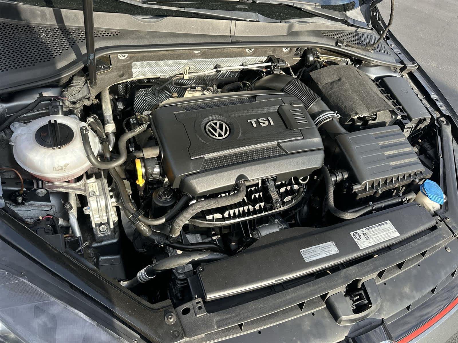 Thumbnail: 2017 Volkswagen Golf - 9