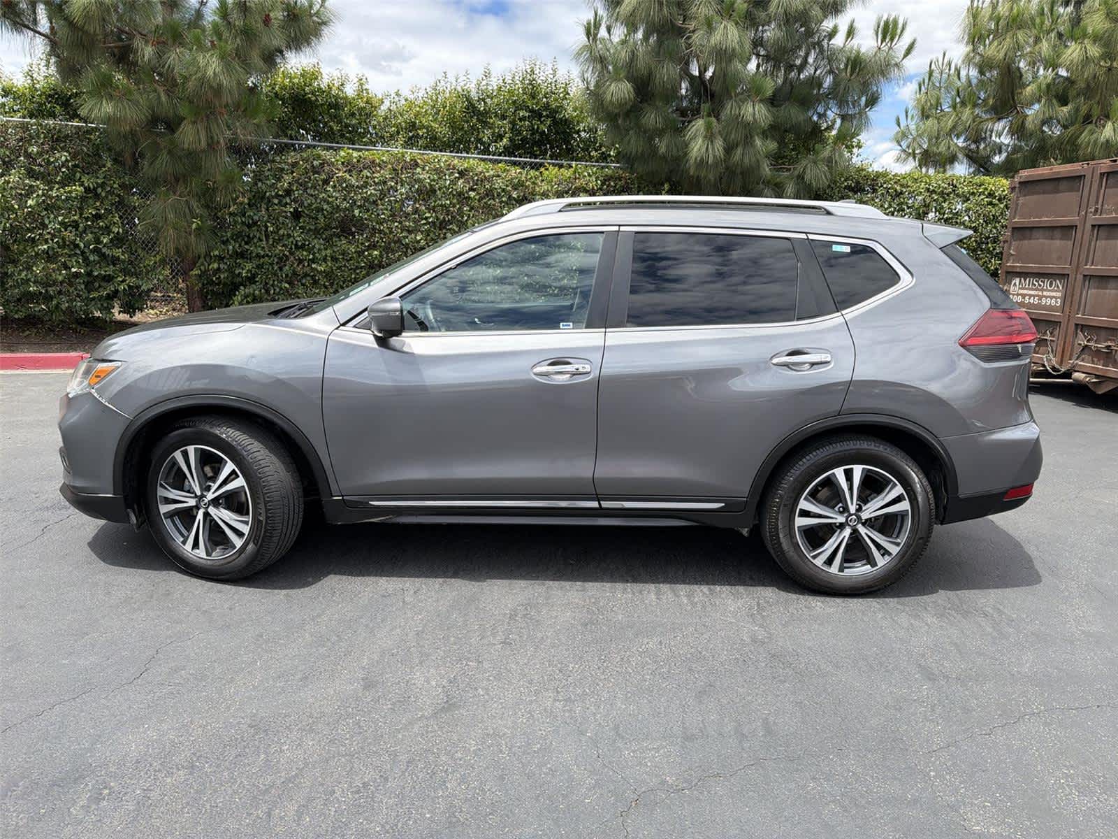 Thumbnail: 2018 Nissan Rogue - 3