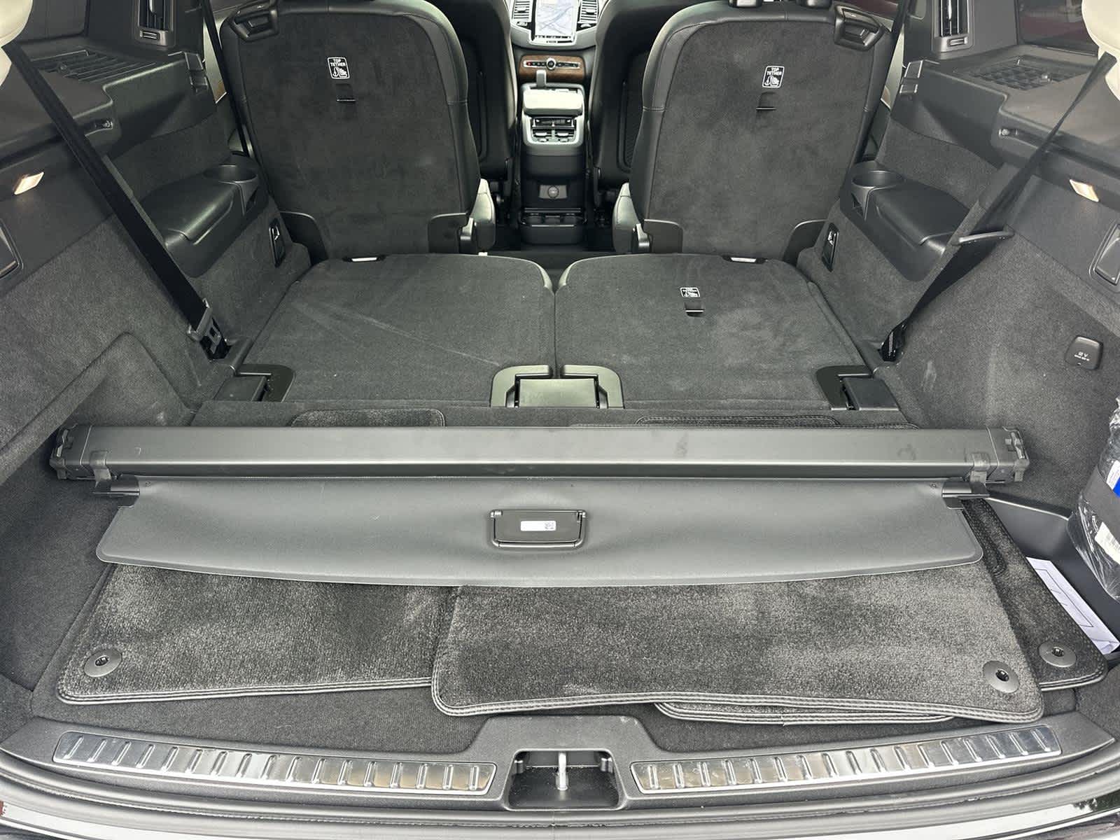 Thumbnail: 2025 Volvo XC90 - 19