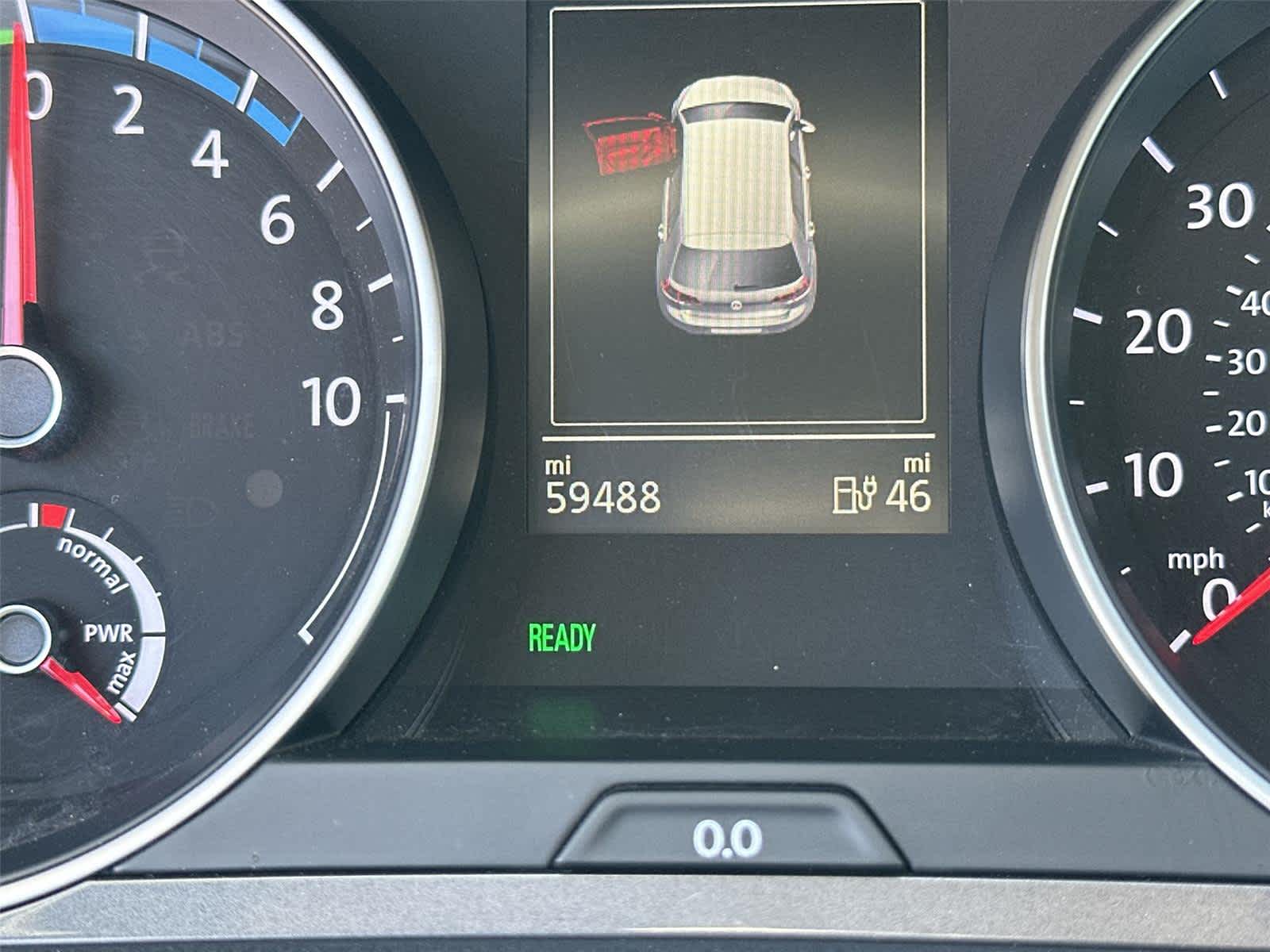 Thumbnail: 2016 Volkswagen e-Golf - 19