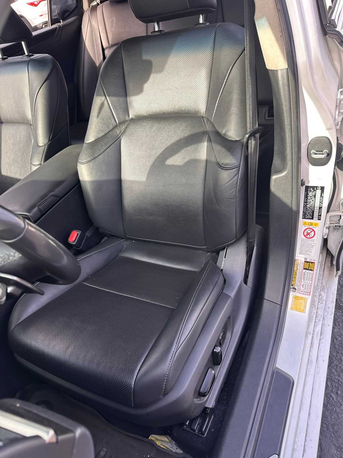 Thumbnail: 2019 Lexus ES - 12