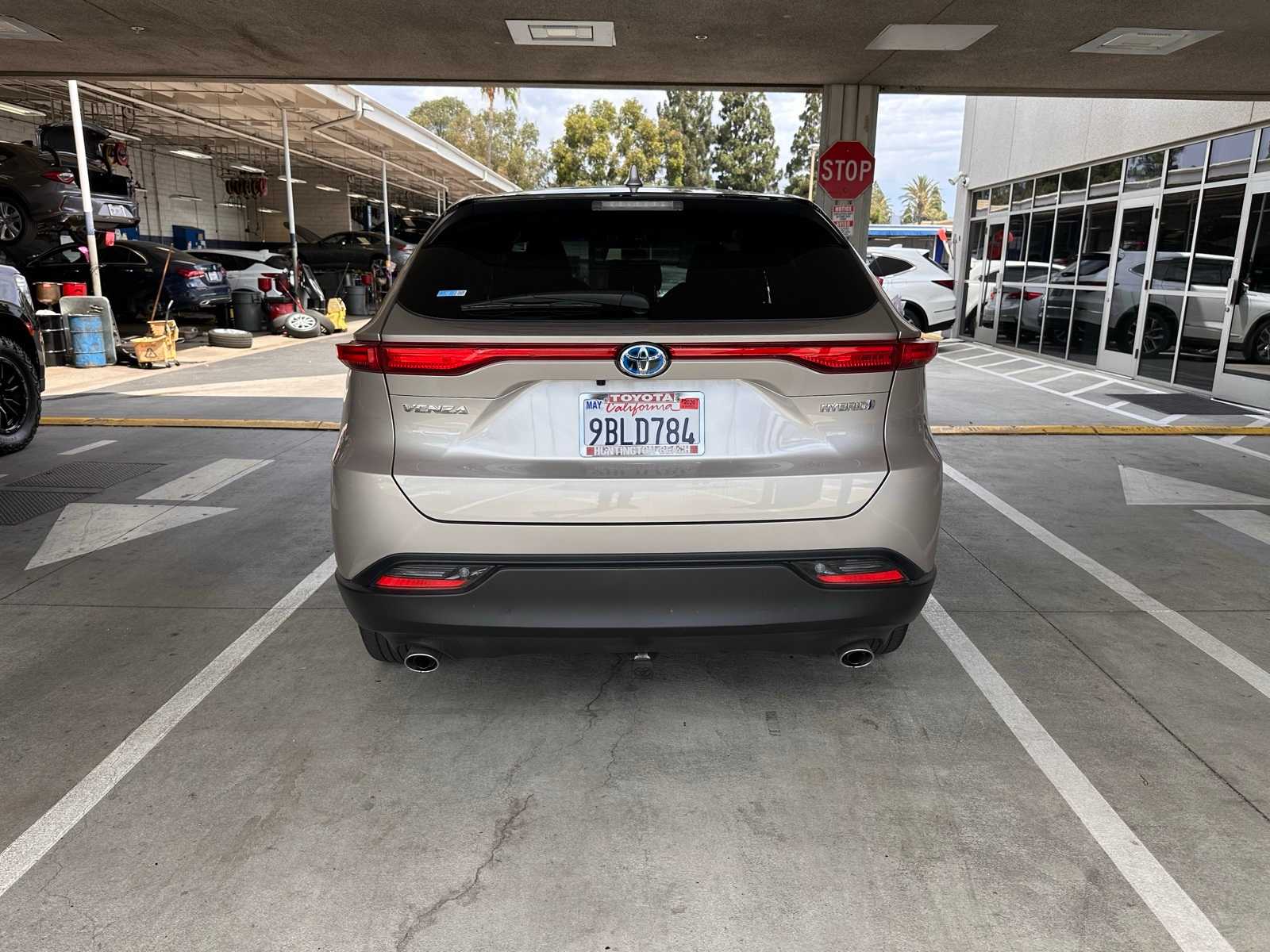 Thumbnail: 2022 Toyota Venza - 4