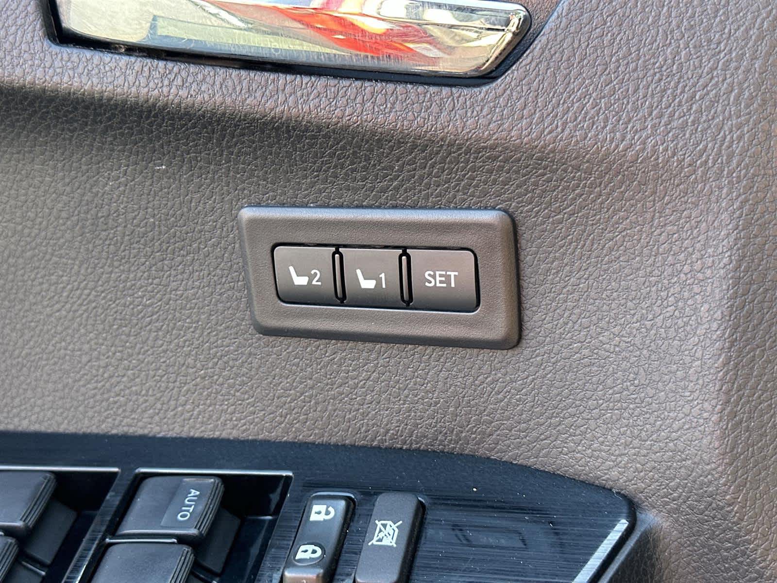 Thumbnail: 2017 Toyota RAV4 - 28