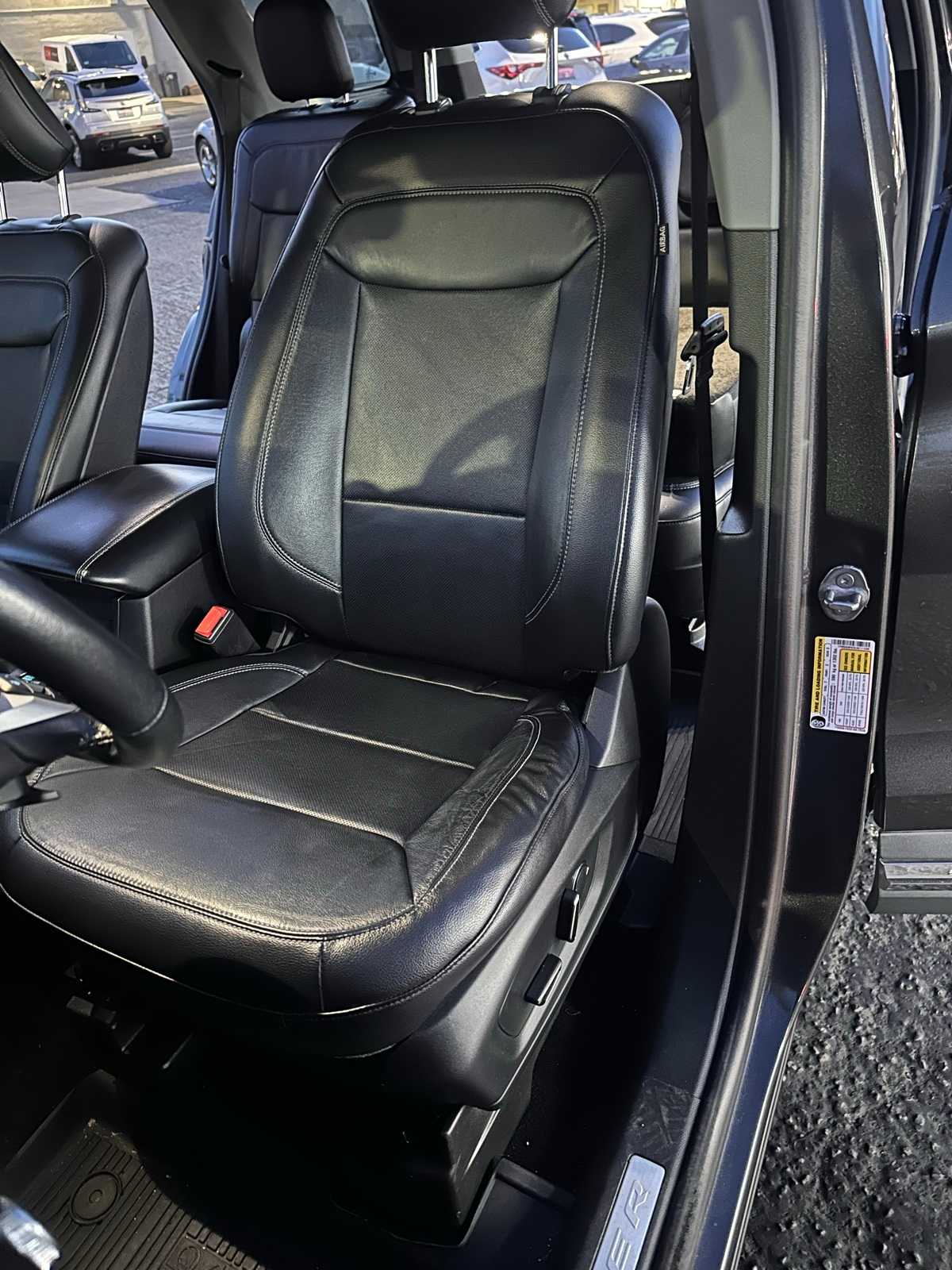 Thumbnail: 2020 Ford Explorer - 15