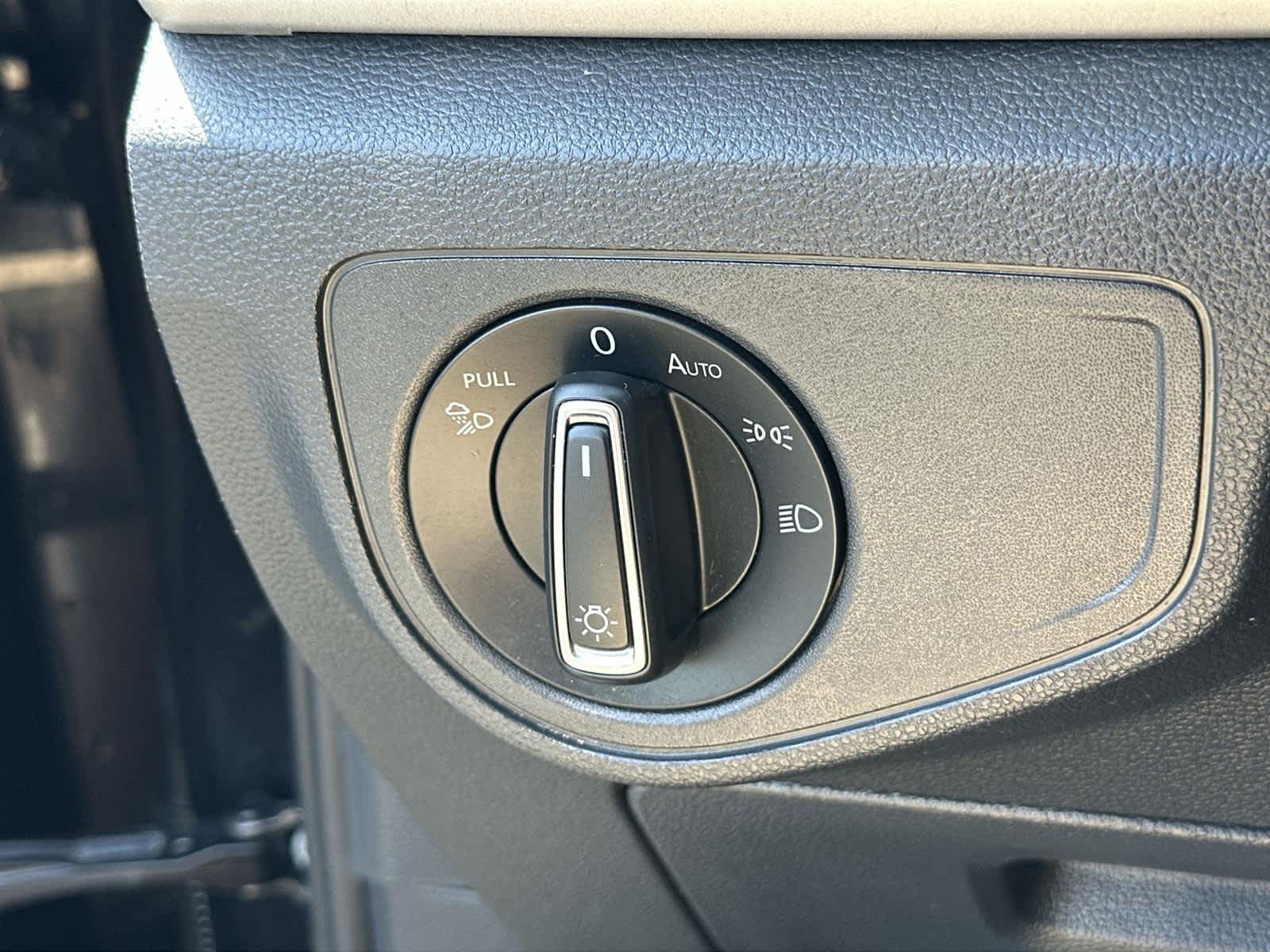 Thumbnail: 2021 Volkswagen Atlas - 30