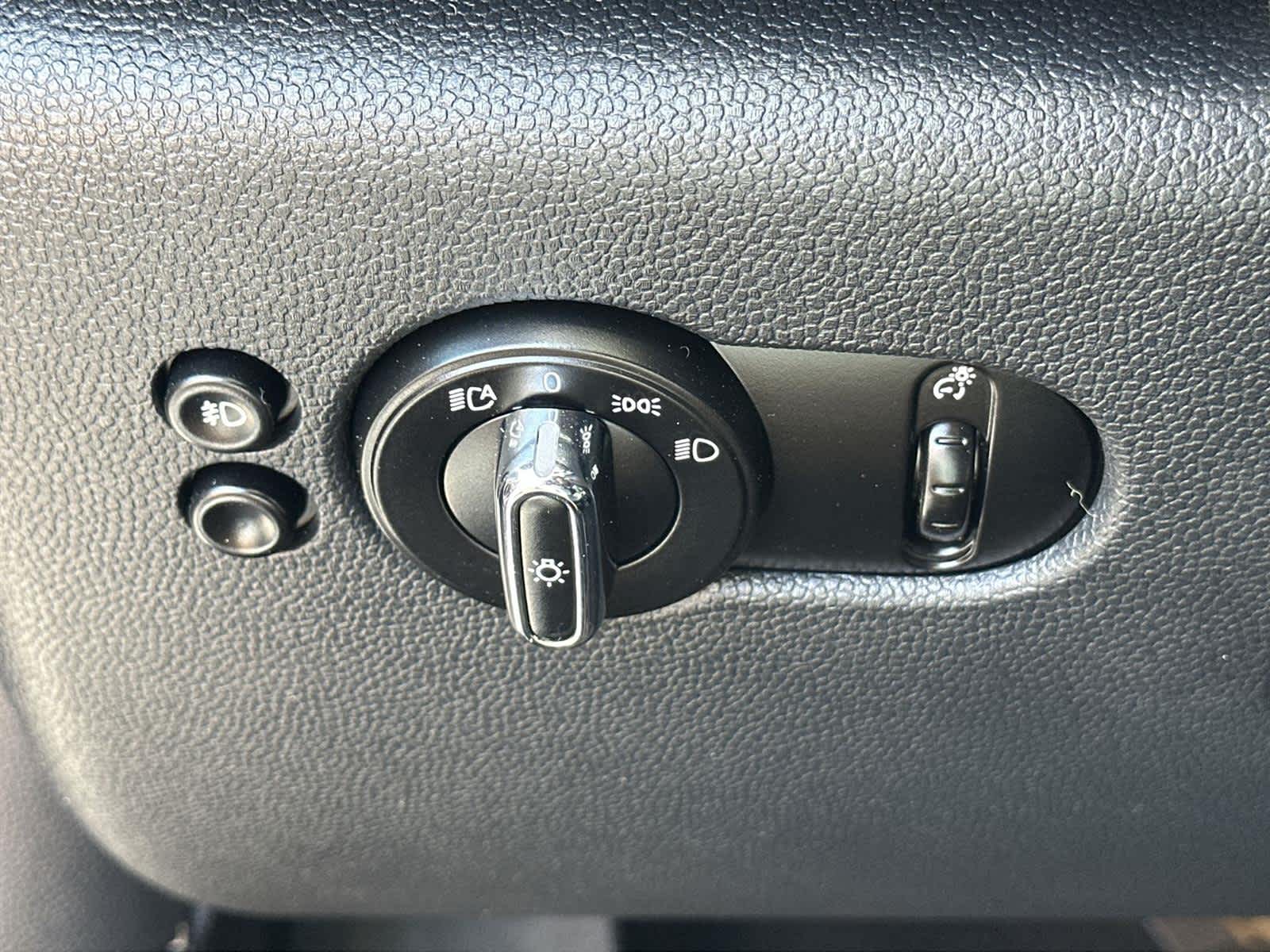 Thumbnail: 2017 MINI Cooper Hardtop - 29