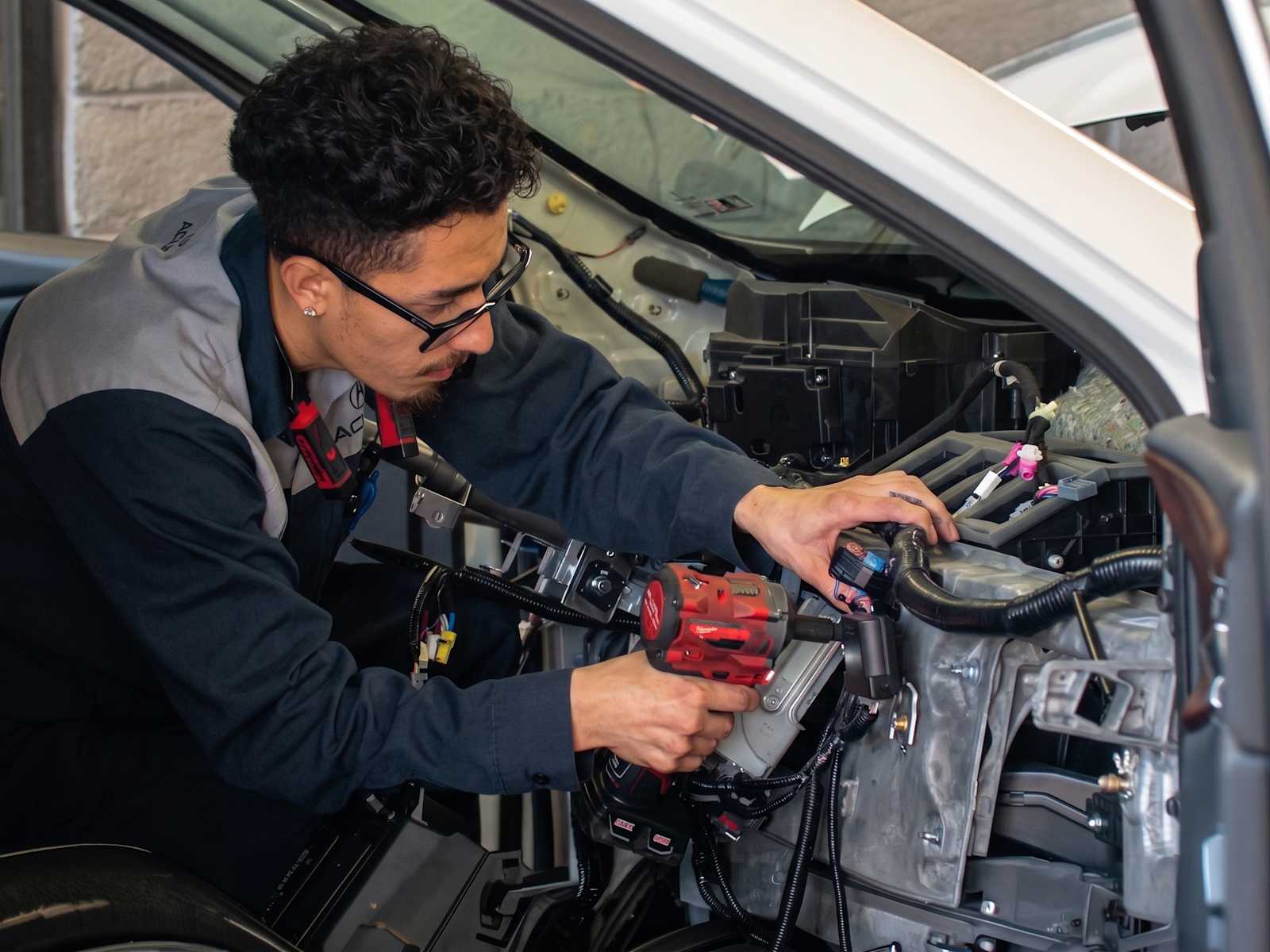 Thumbnail: 2025 BMW i7 - 31