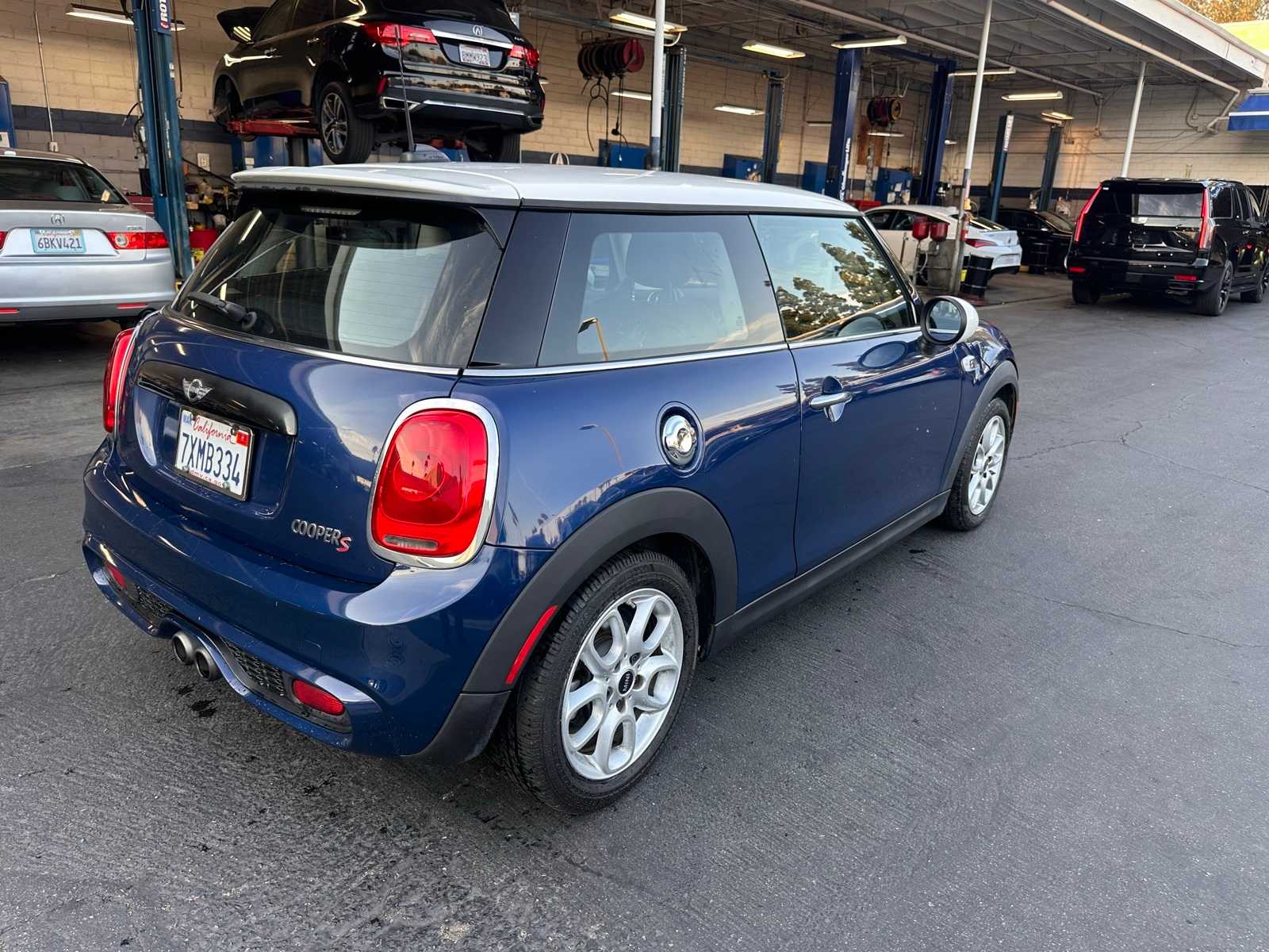 Thumbnail: 2017 MINI Cooper Hardtop - 5
