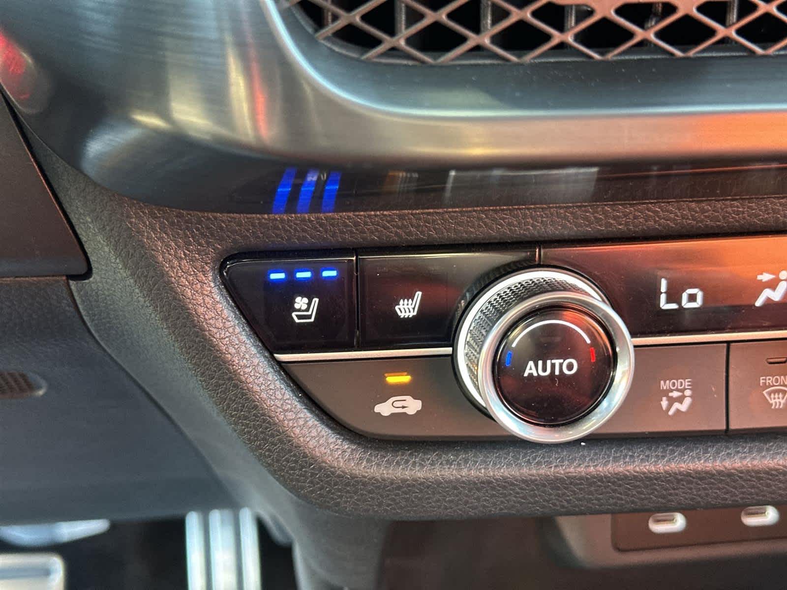 Thumbnail: 2025 Acura ADX - 26