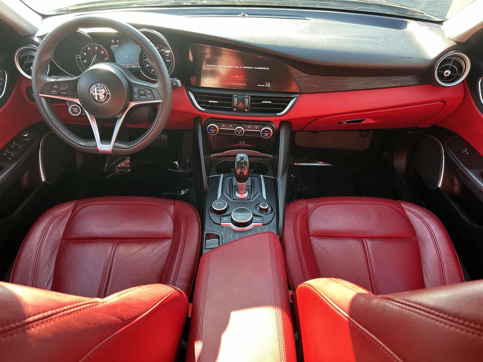 Thumbnail: 2019 Alfa Romeo Giulia - 10