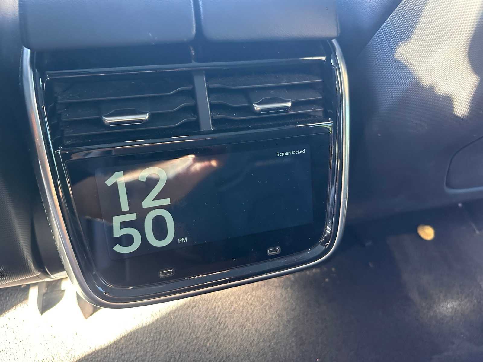 Thumbnail: 2023 Rivian R1S - 15