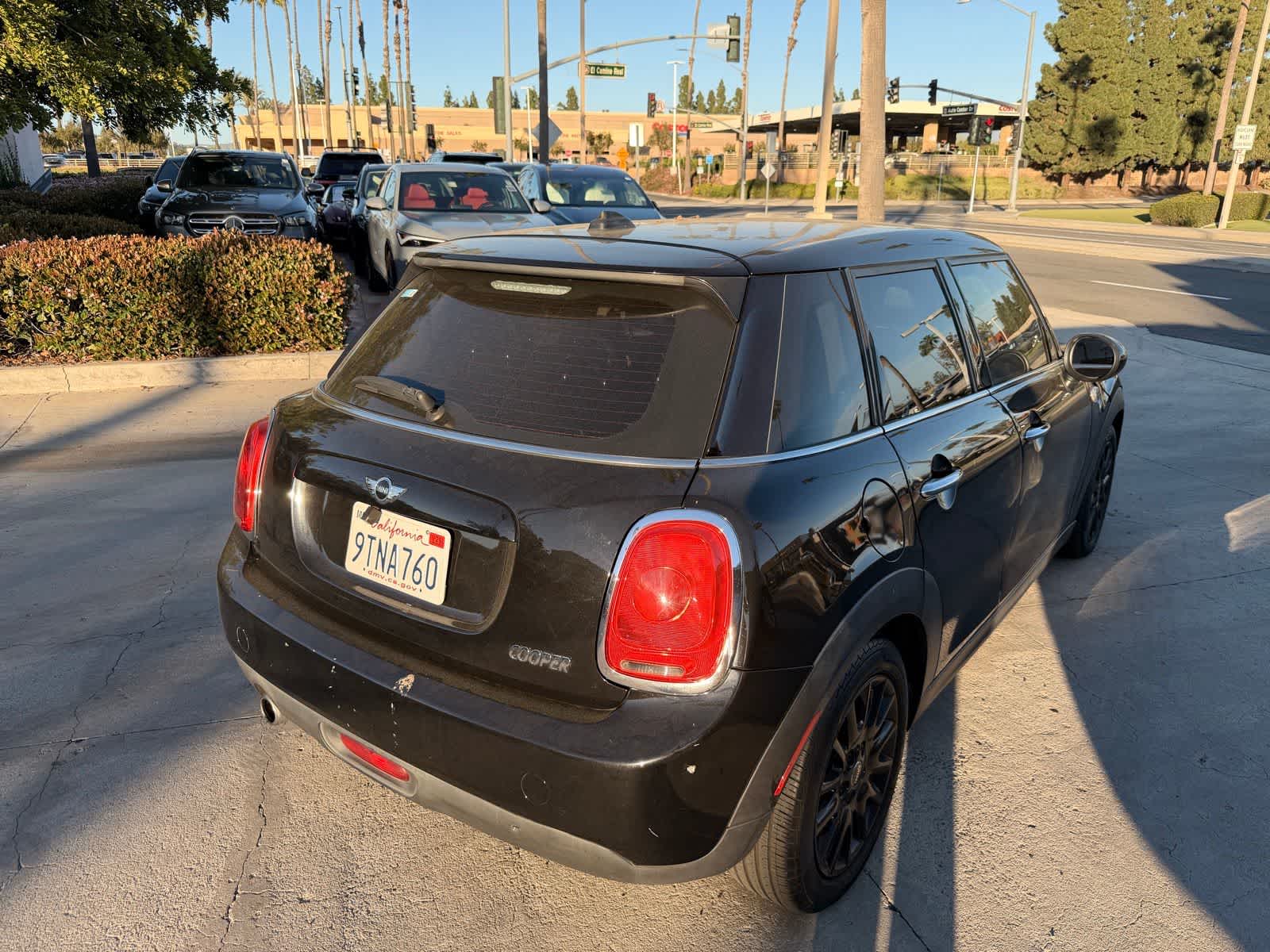 Thumbnail: 2017 MINI Cooper Hardtop - 5